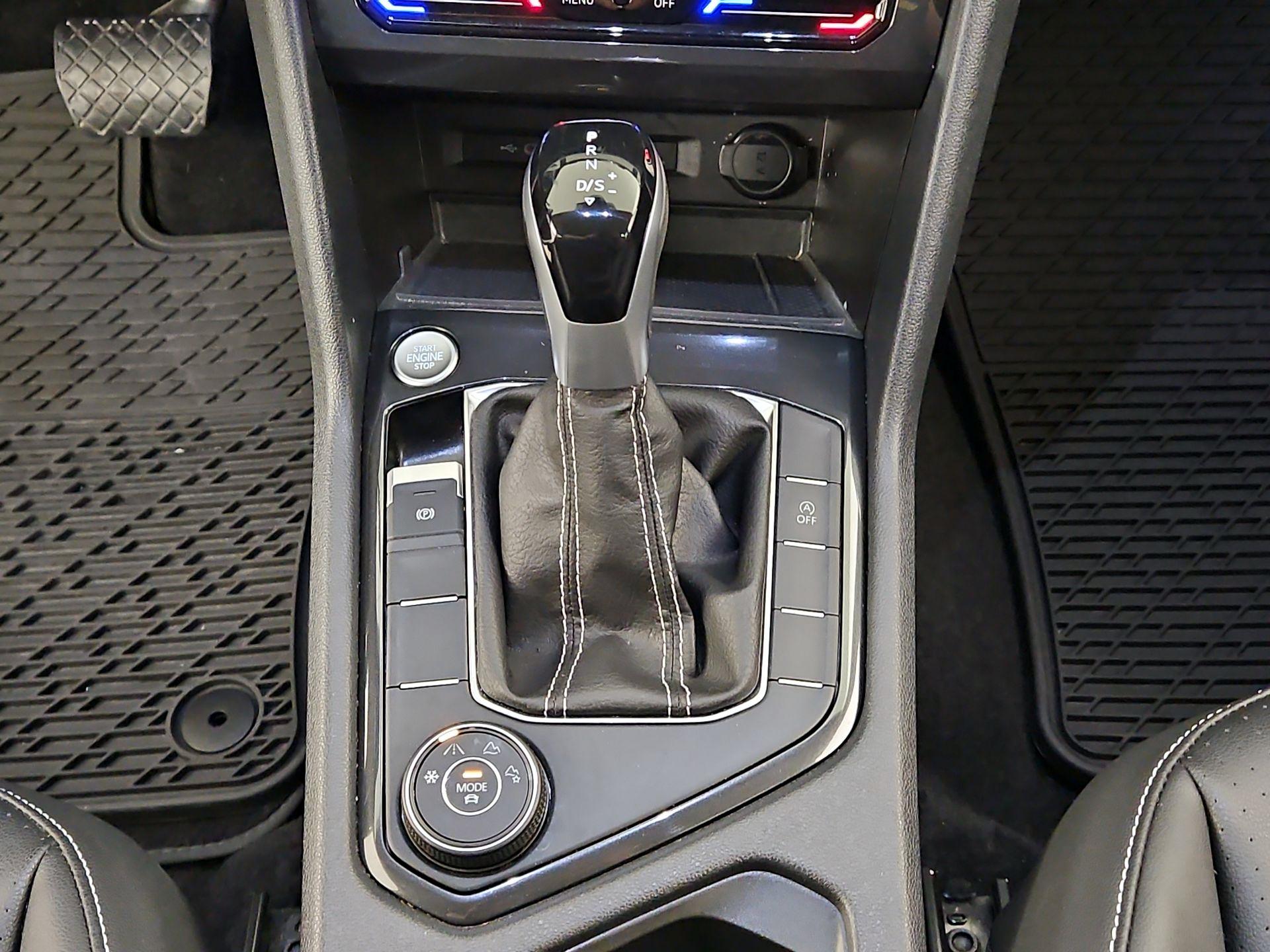 Thumbnail: 2023 Volkswagen Tiguan - 15