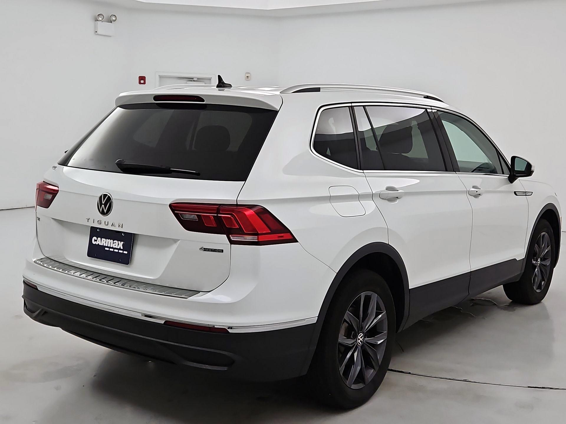Thumbnail: 2023 Volkswagen Tiguan - 5