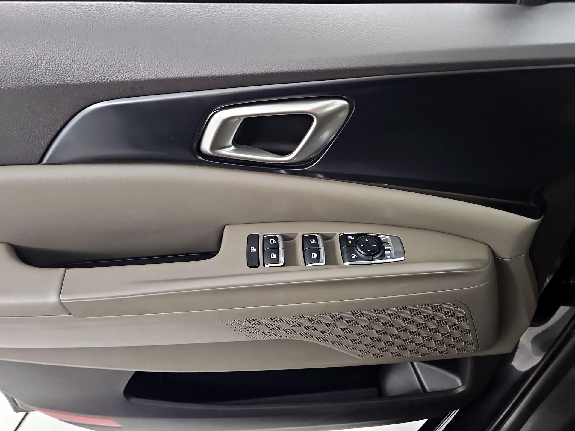 Thumbnail: 2025 Kia Carnival - 10