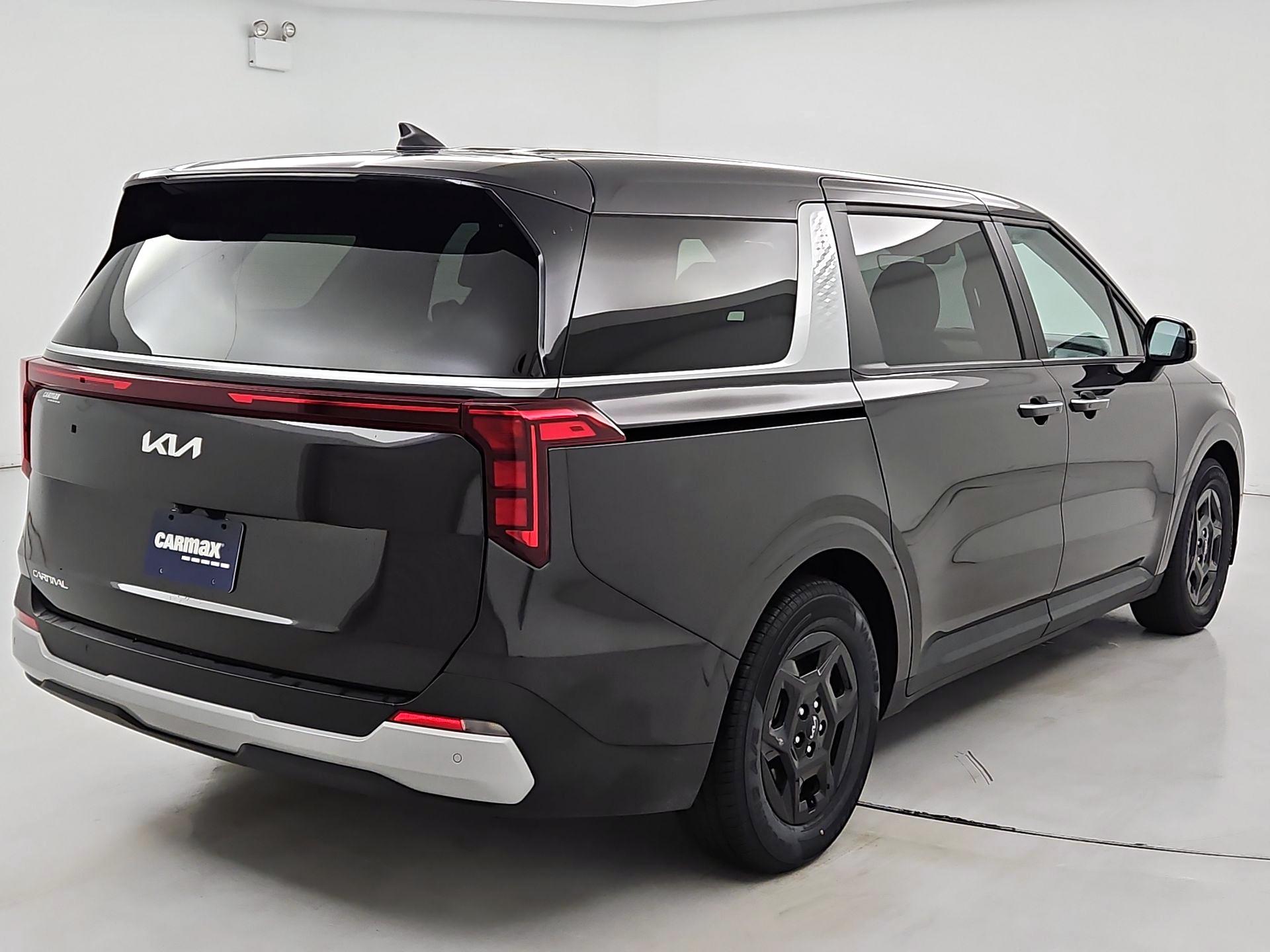 Thumbnail: 2025 Kia Carnival - 5