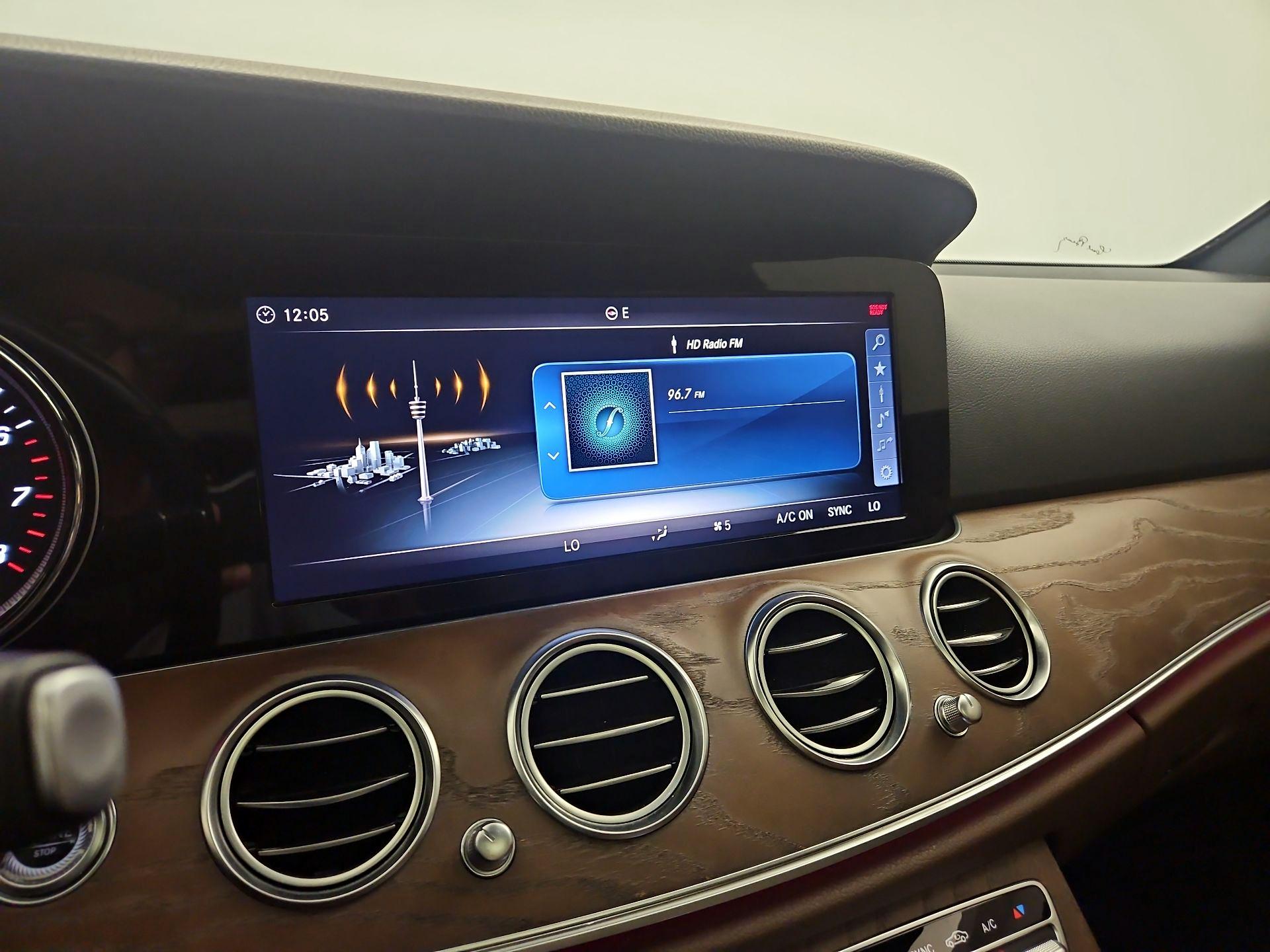 Thumbnail: 2018 Mercedes-Benz E-Class - 14