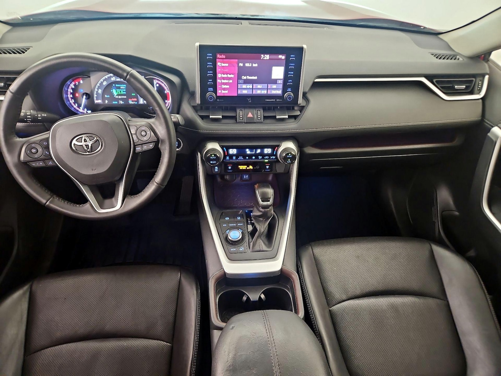 2019 Toyota RAV4 Limited - Photo 10