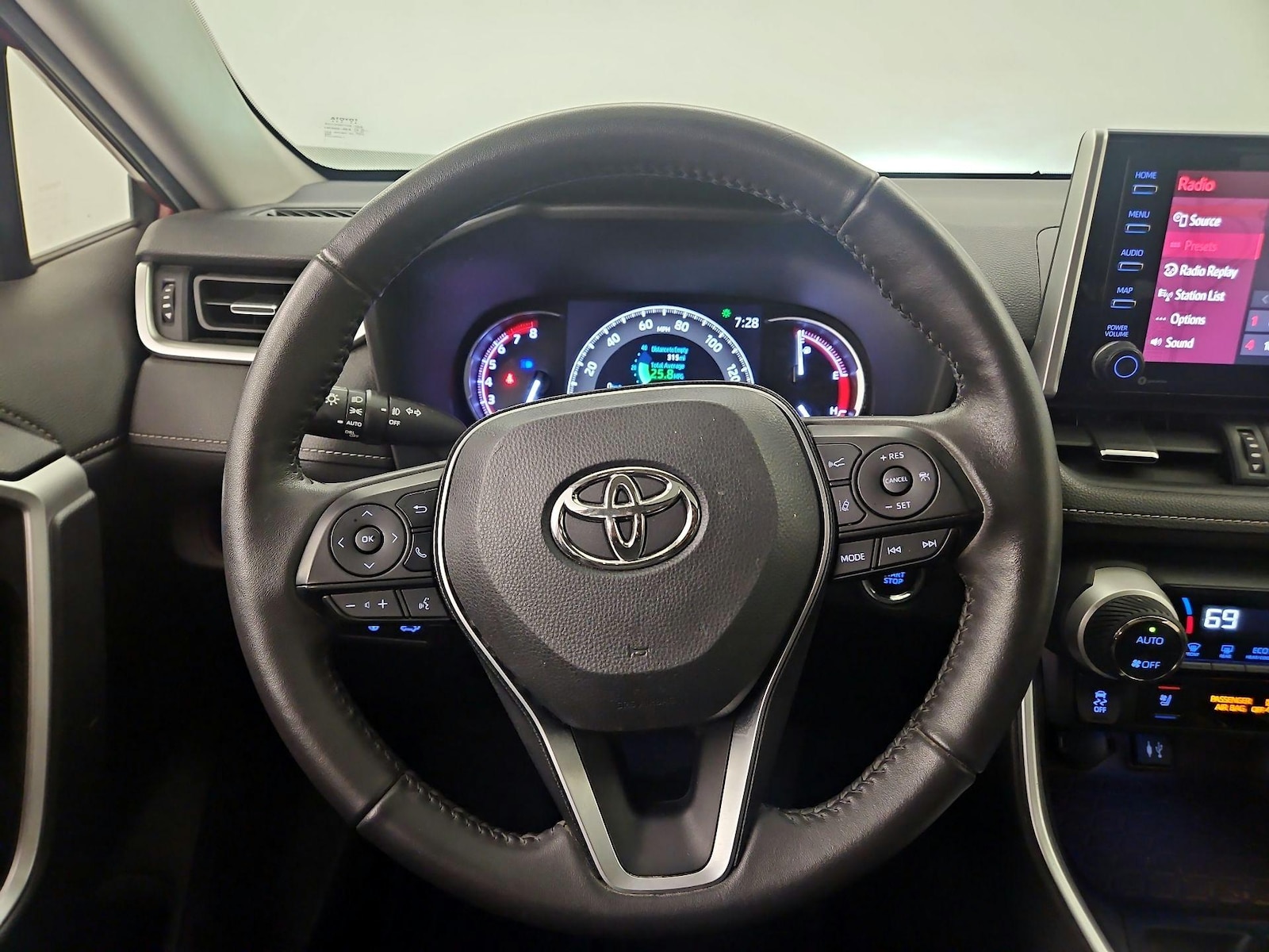 2019 Toyota RAV4 Limited - Photo 11