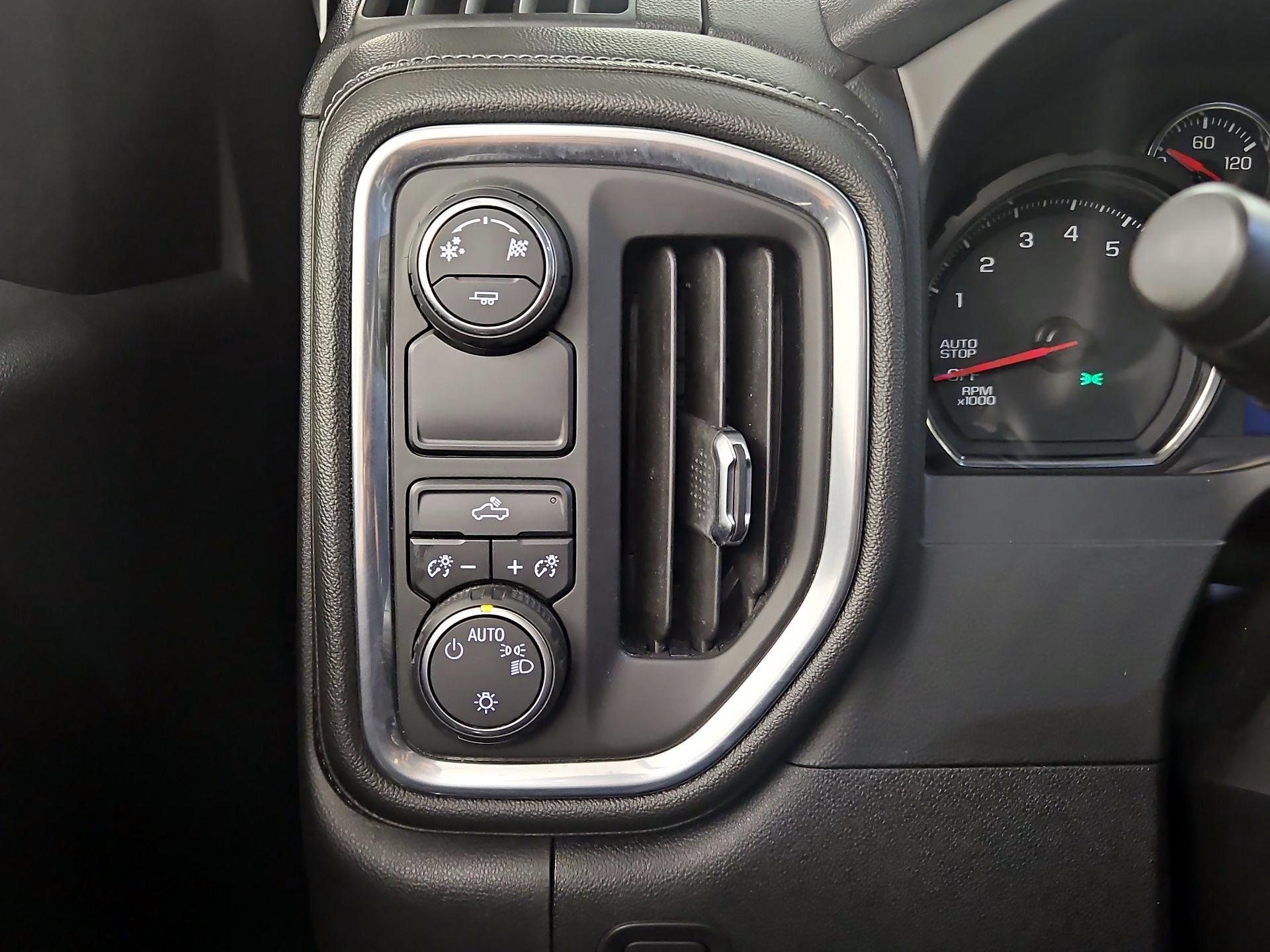 Thumbnail: 2019 Chevrolet Silverado 1500 - 11