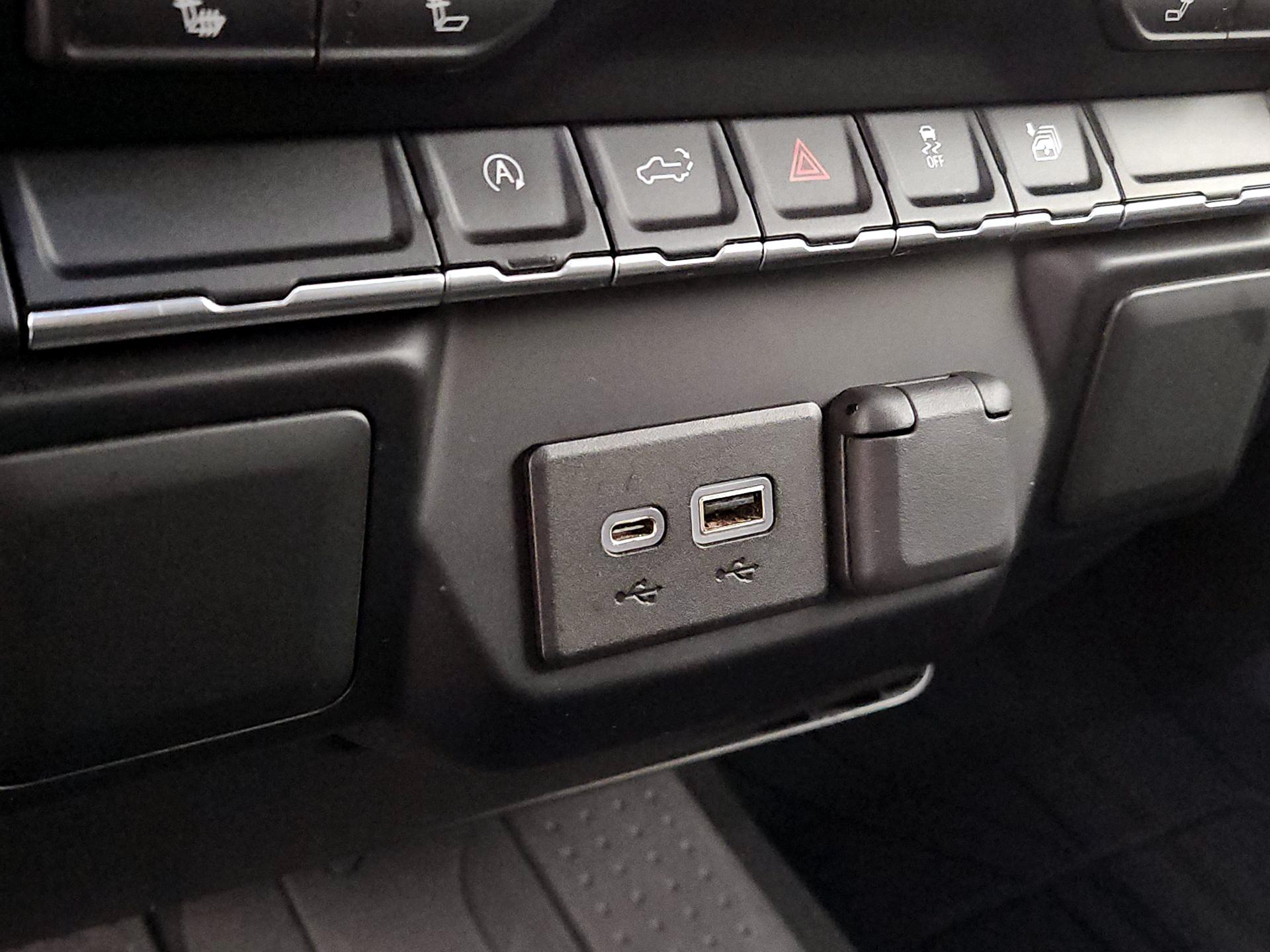 Thumbnail: 2019 Chevrolet Silverado 1500 - 16