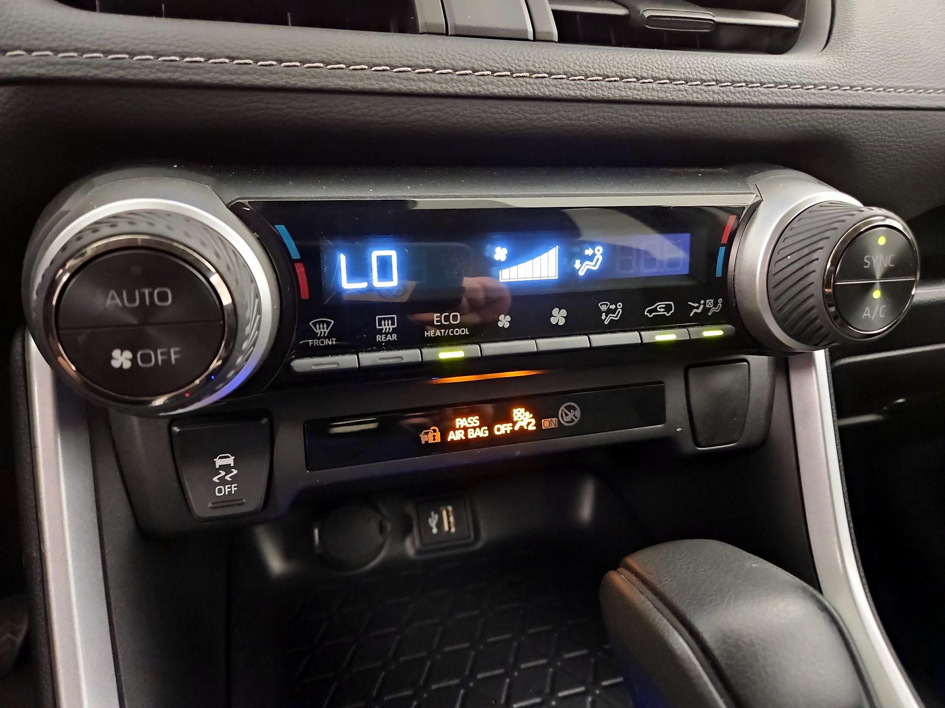 Thumbnail: 2025 Toyota RAV4 - 14