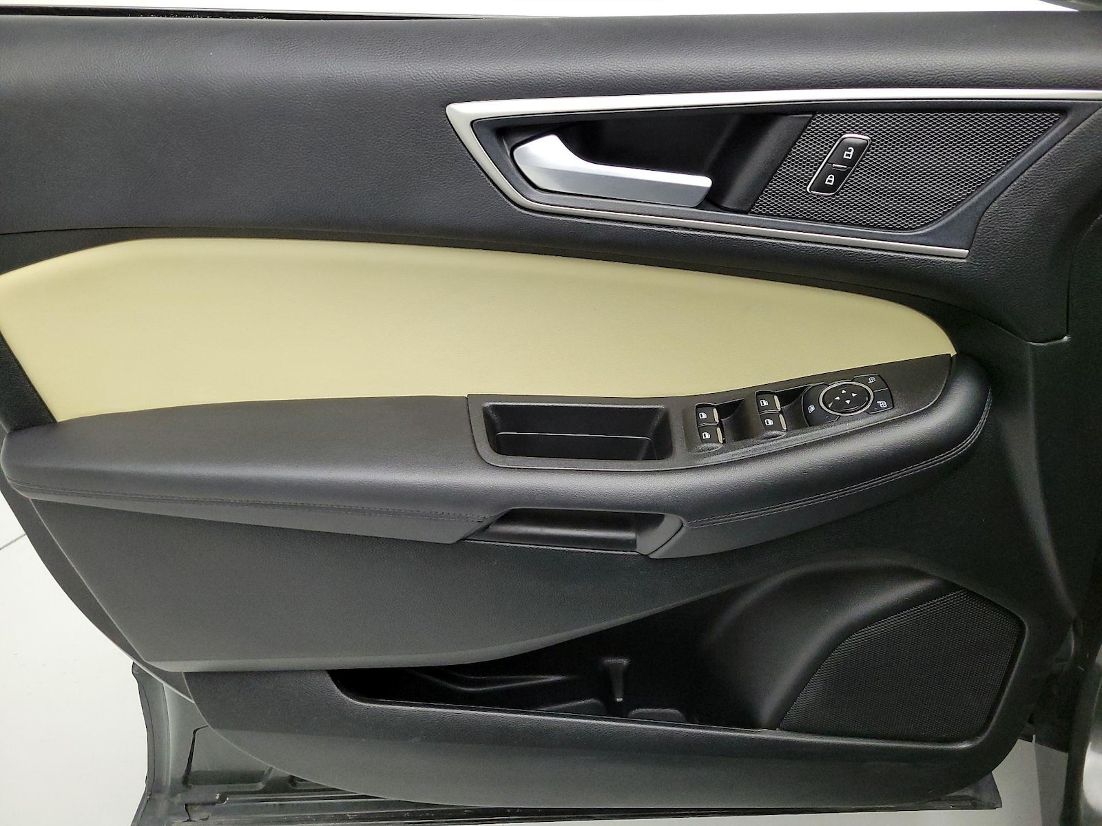 2023 Ford Edge SEL - Photo 13