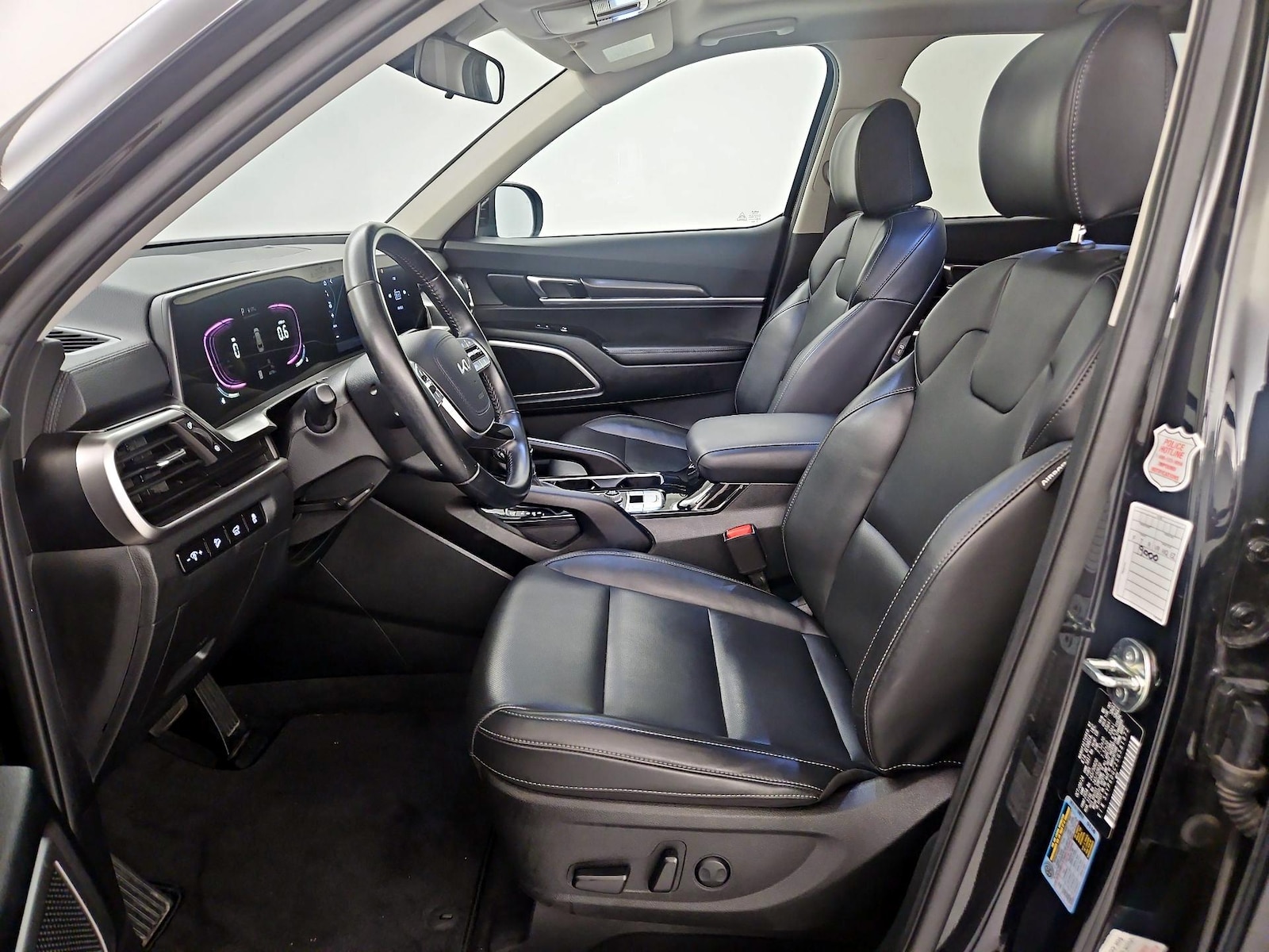 2025 Kia Telluride S - Photo 12