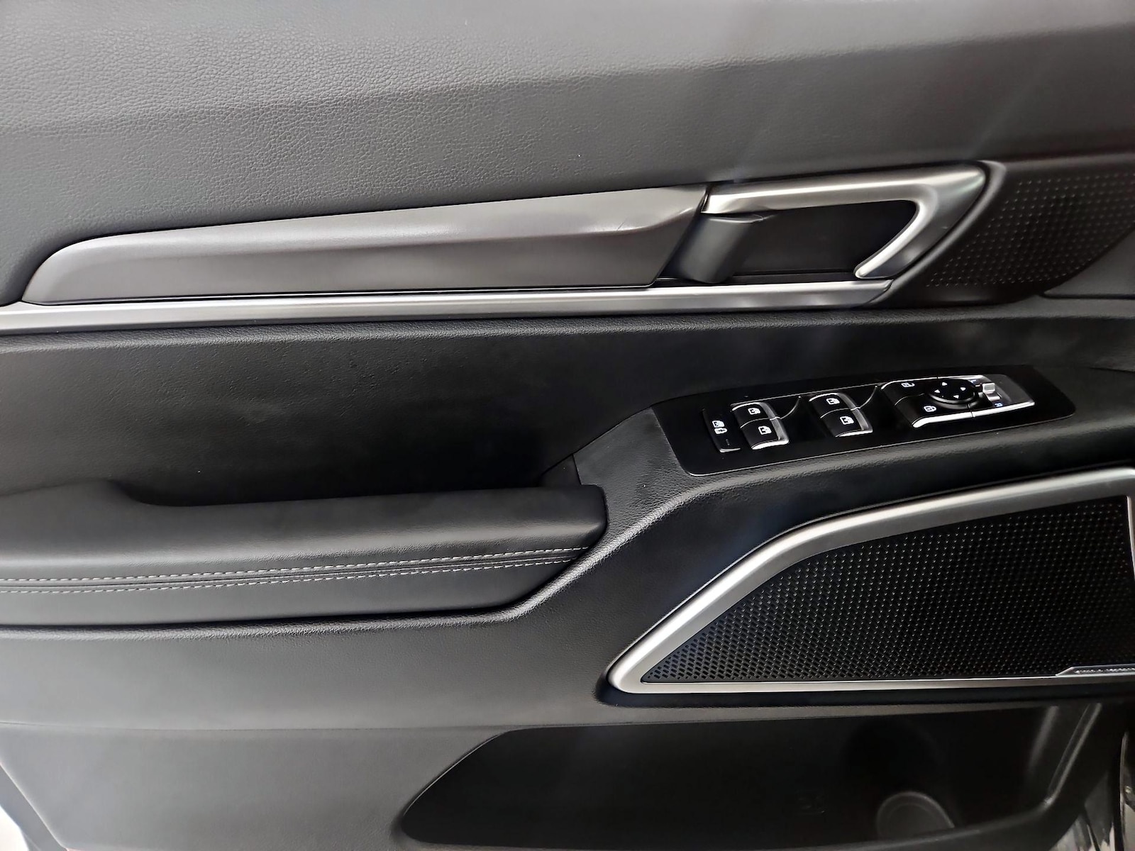 2025 Kia Telluride S - Photo 13