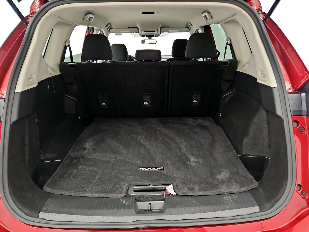Trunk/Cargo (Seats Up)