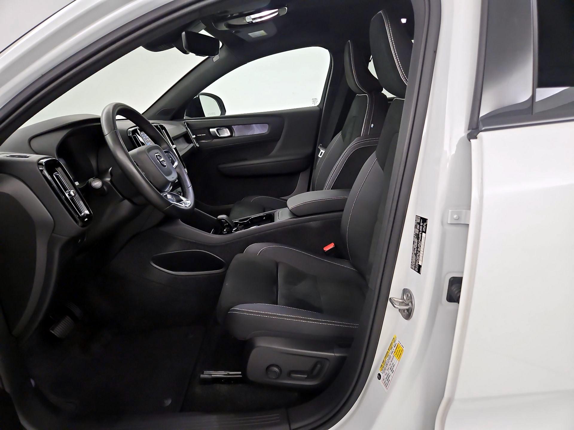 Thumbnail: 2023 Volvo C40 - 9