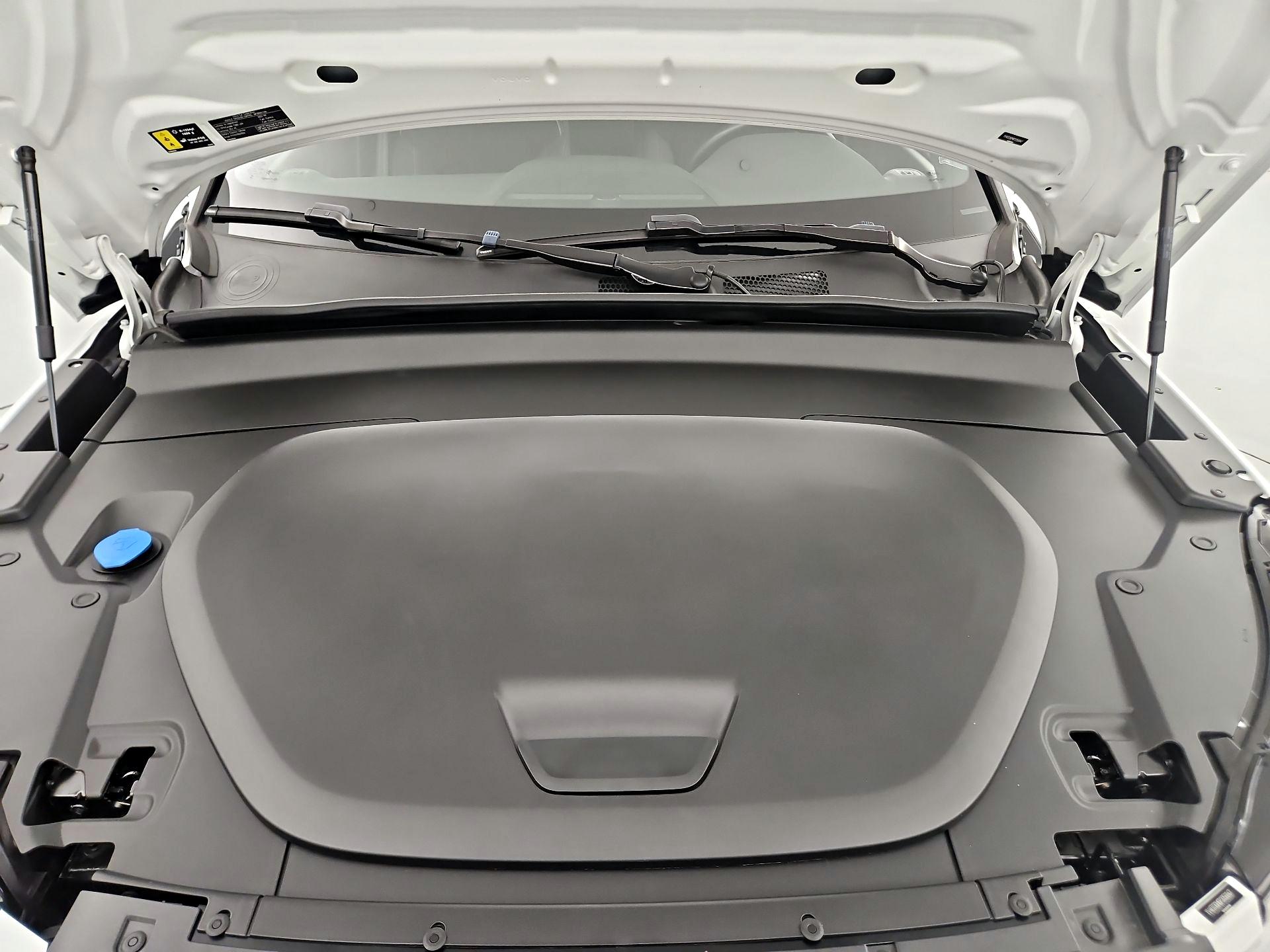 Thumbnail: 2023 Volvo C40 - 19