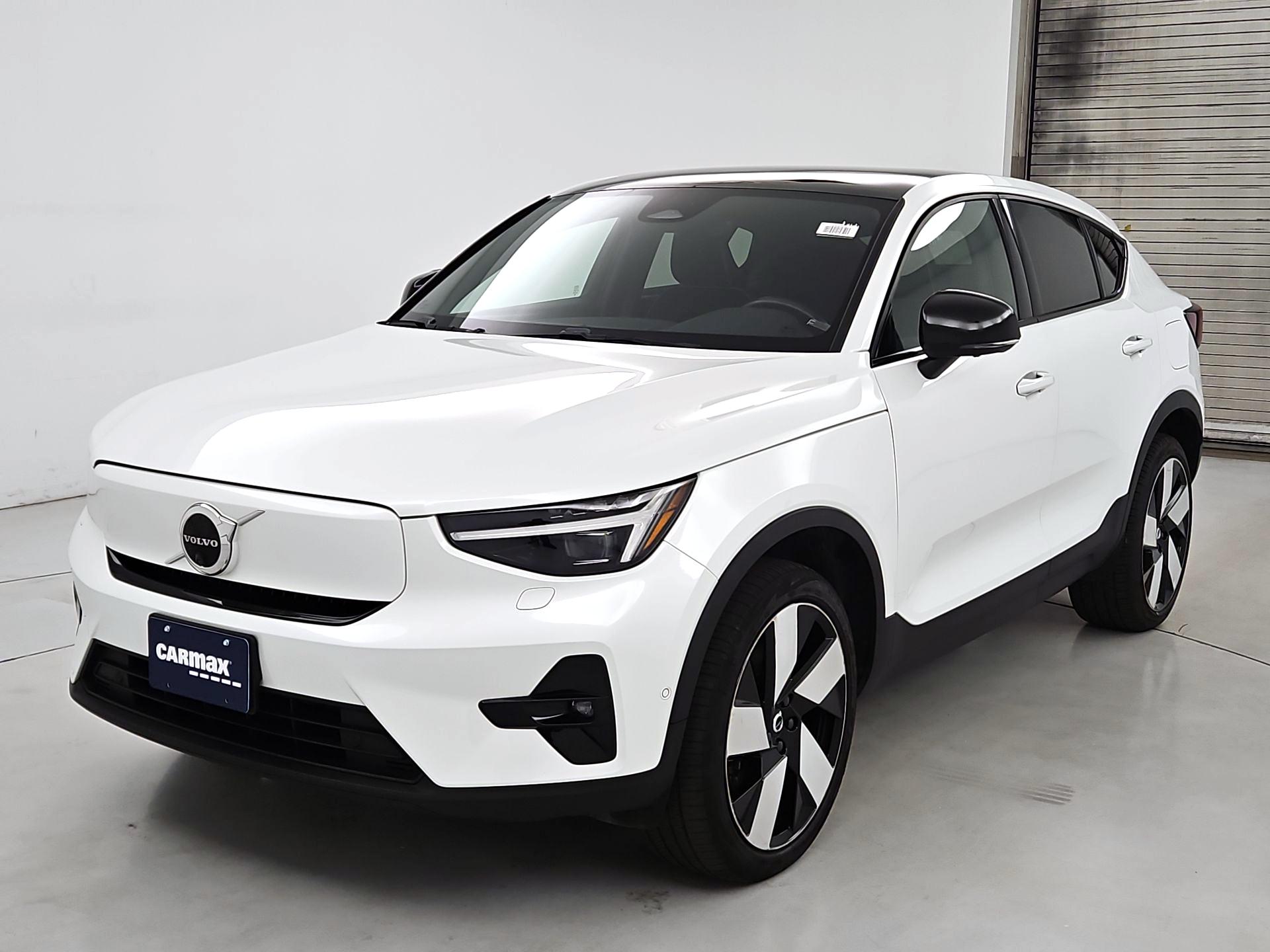 Thumbnail: 2023 Volvo C40 - 3