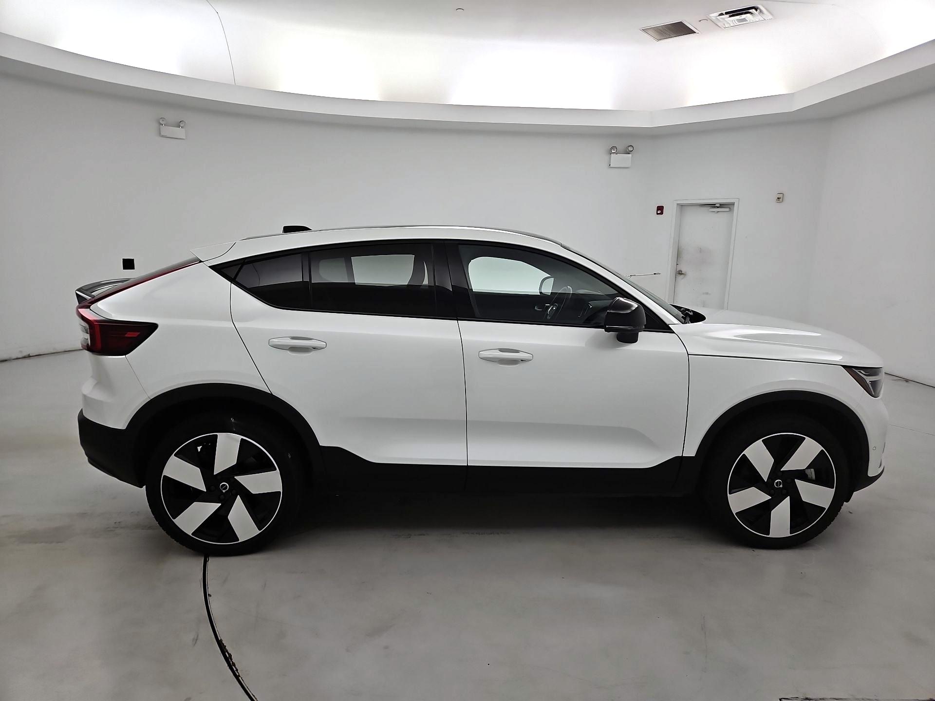 Thumbnail: 2023 Volvo C40 - 4