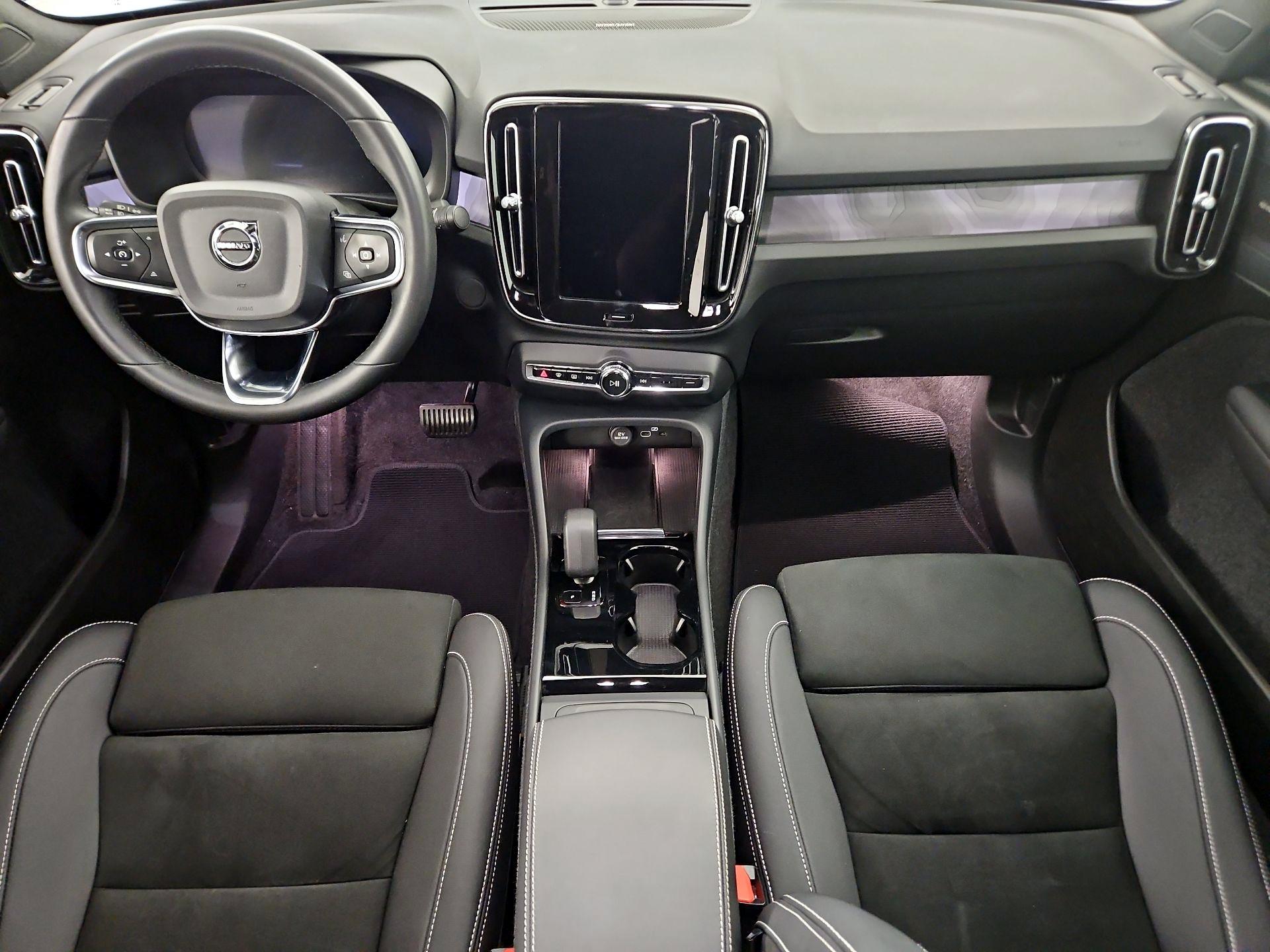 Thumbnail: 2023 Volvo C40 - 8