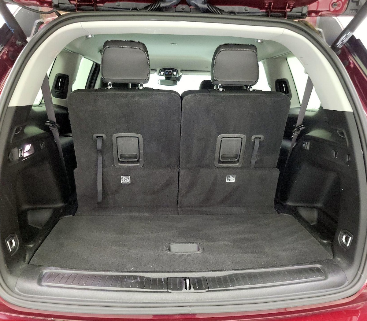 Trunk/Cargo (Seats Up)
