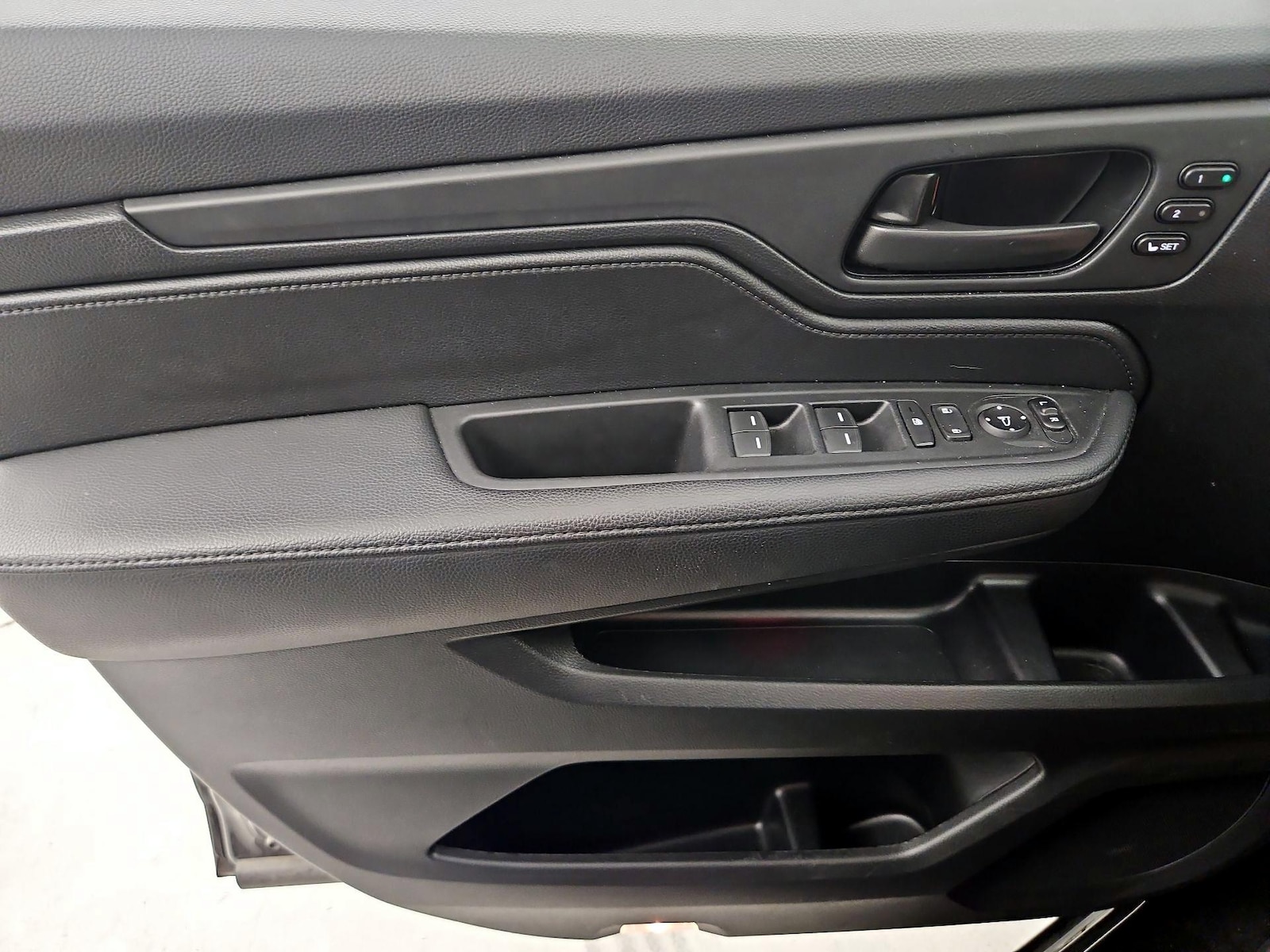 2025 Honda Odyssey Sport L - Photo 13