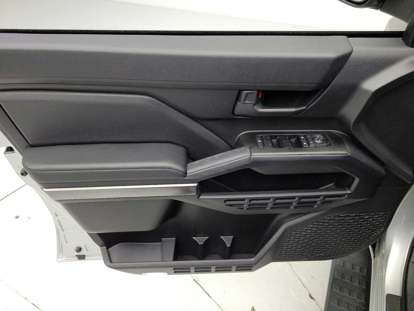 2025 Toyota 4Runner SR5 - Photo 13