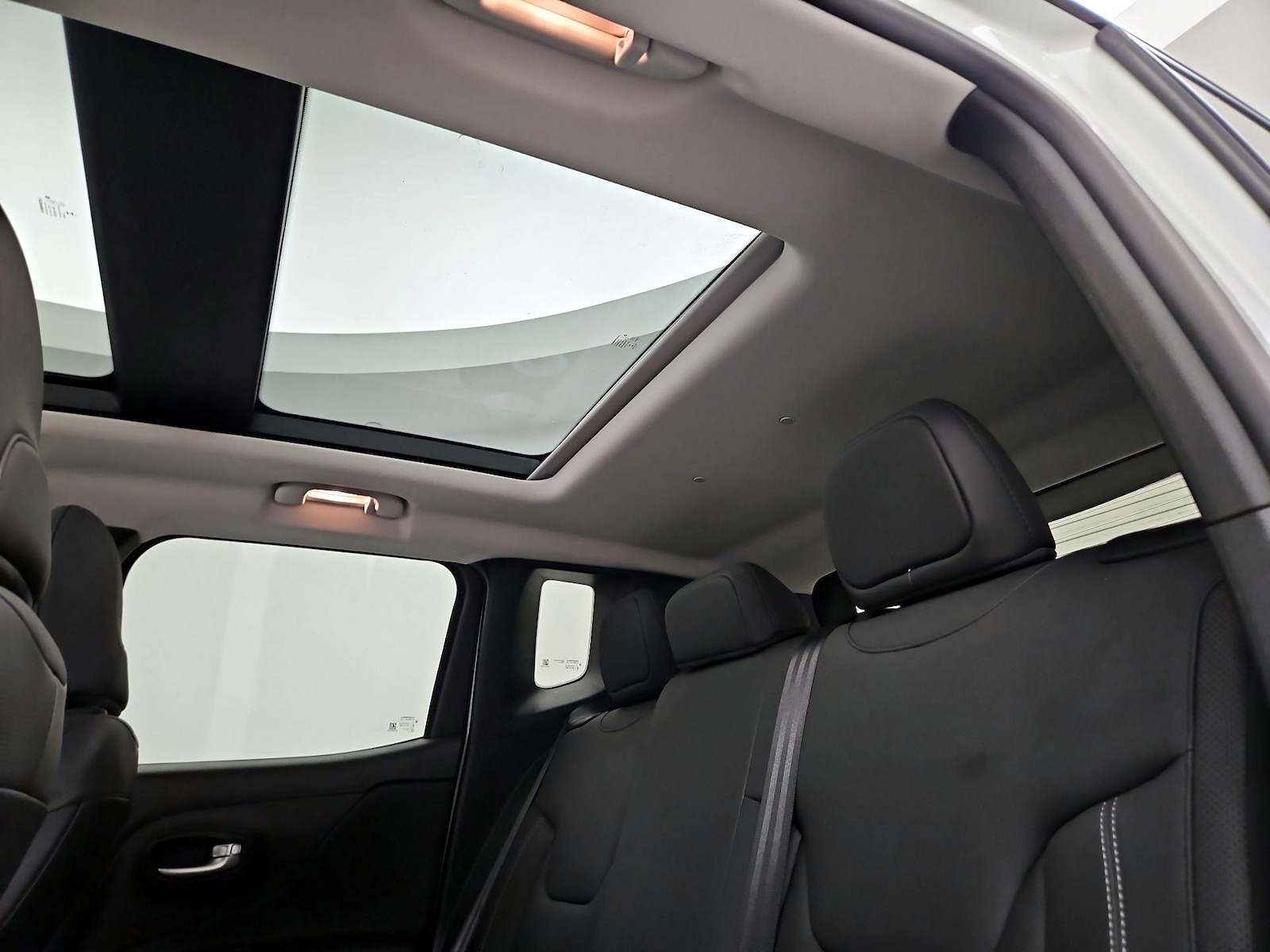 2023 Jeep Renegade Limited - Photo 25