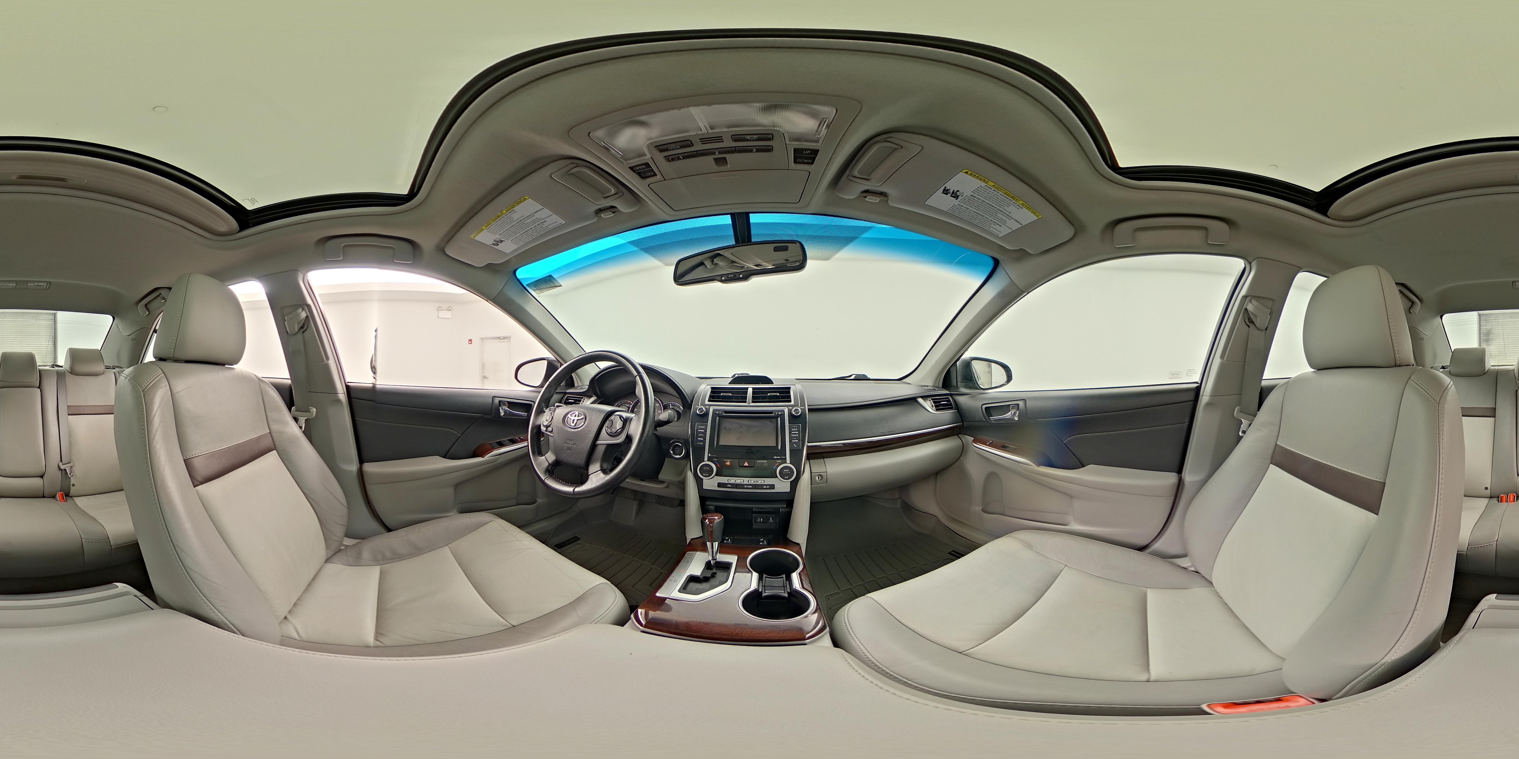 2014 Toyota Camry XLE - Photo 25