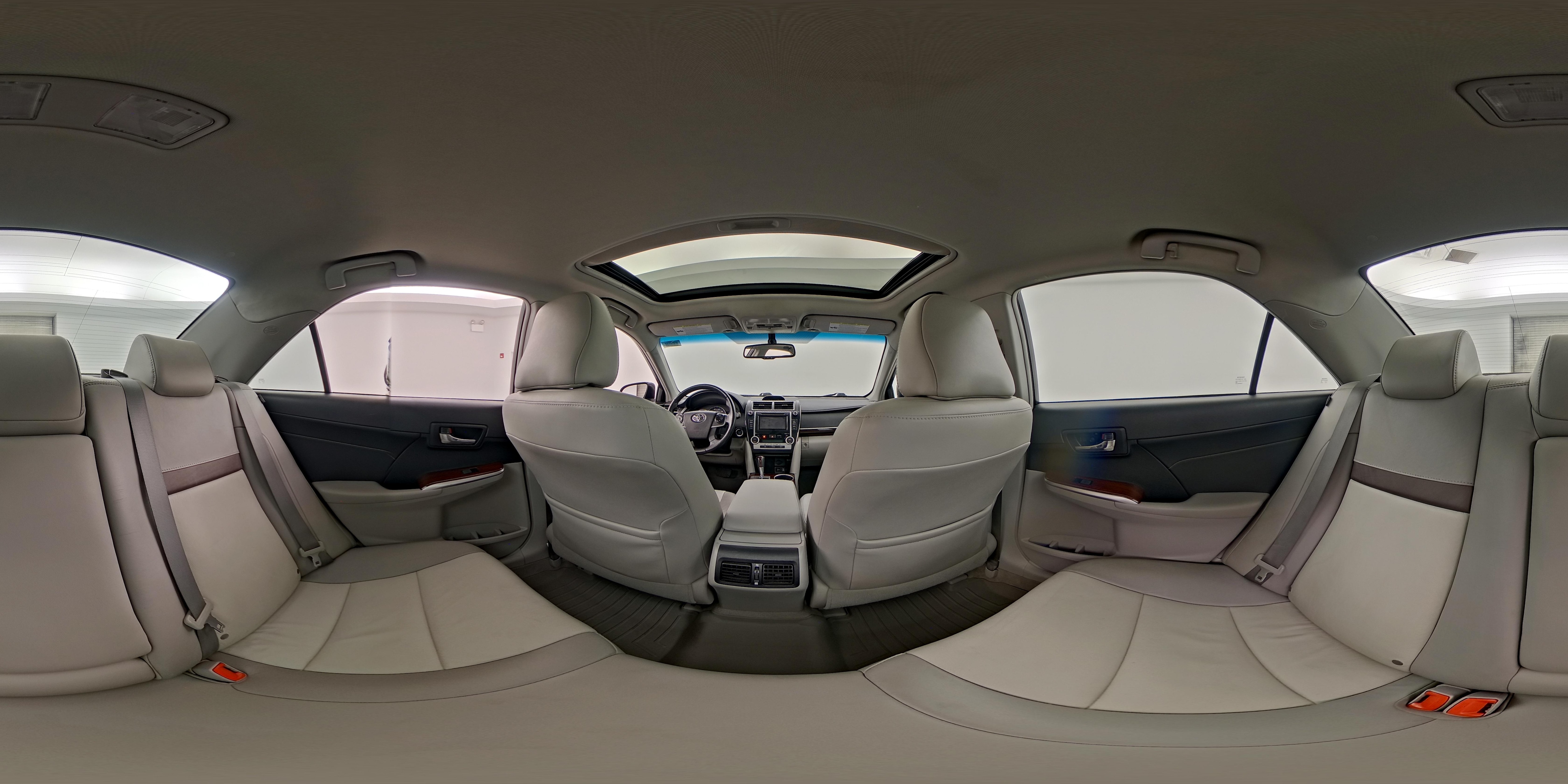 2014 Toyota Camry XLE - Photo 26