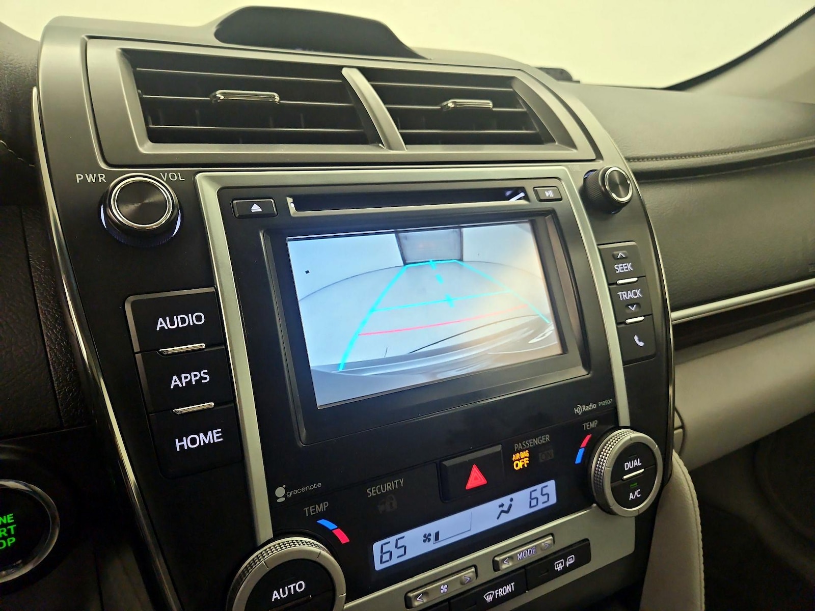 2014 Toyota Camry XLE - Photo 15