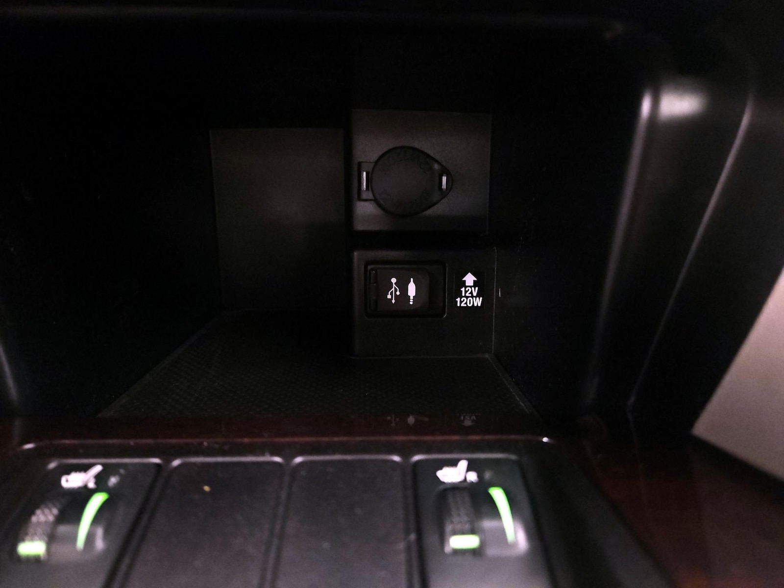 2014 Toyota Camry XLE - Photo 19