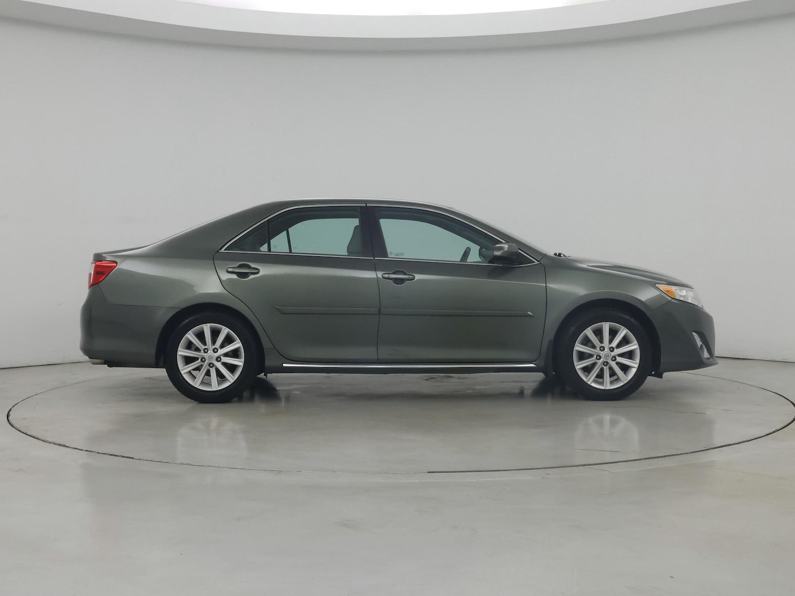 2014 Toyota Camry XLE - Photo 8