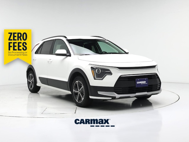 White 2025 Kia Niro SUV / Crossover Front-Wheel Drive Automatic