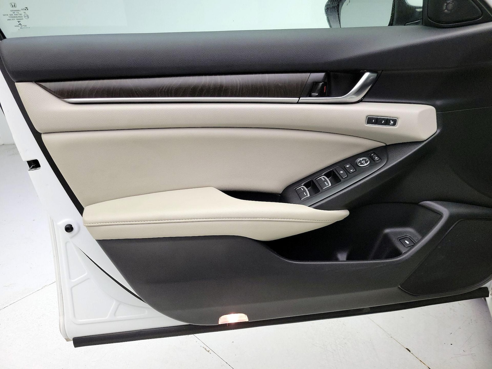 2022 Honda Accord Hybrid Touring - Photo 13