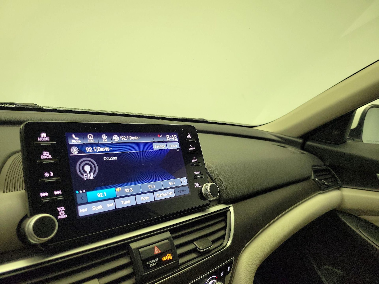 2022 Honda Accord Hybrid Touring - Photo 17