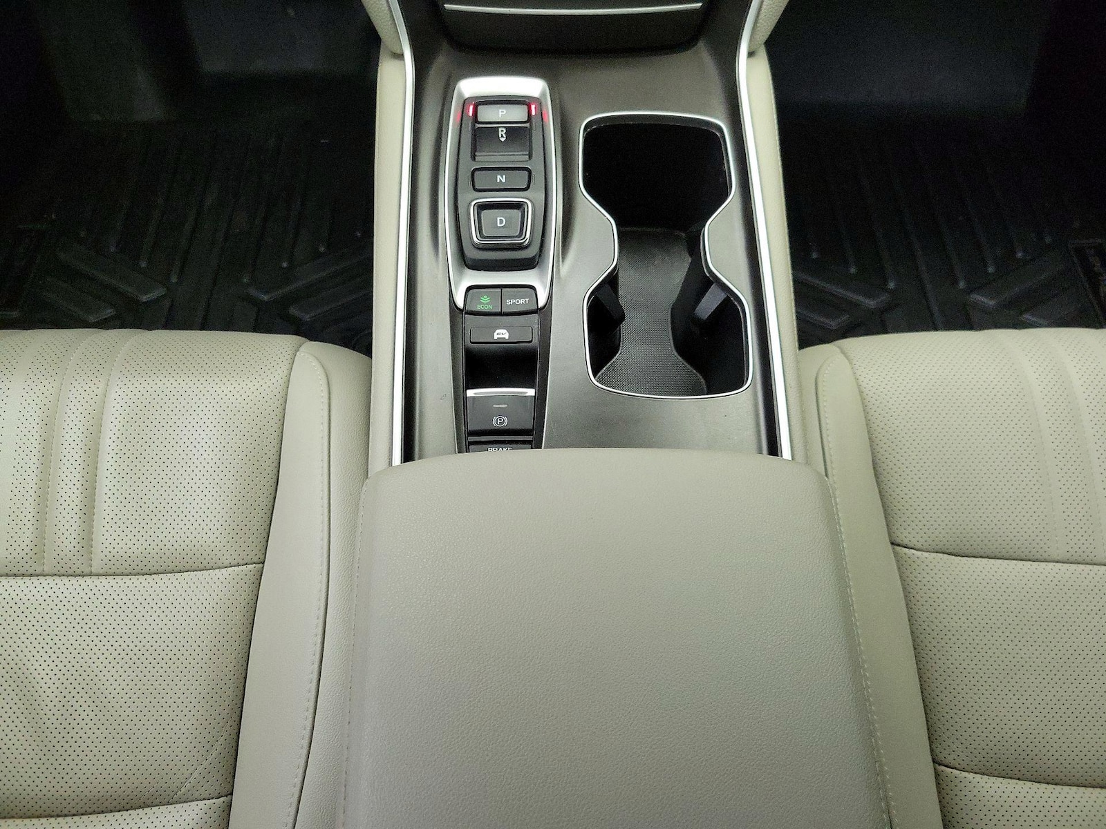 2022 Honda Accord Hybrid Touring - Photo 19