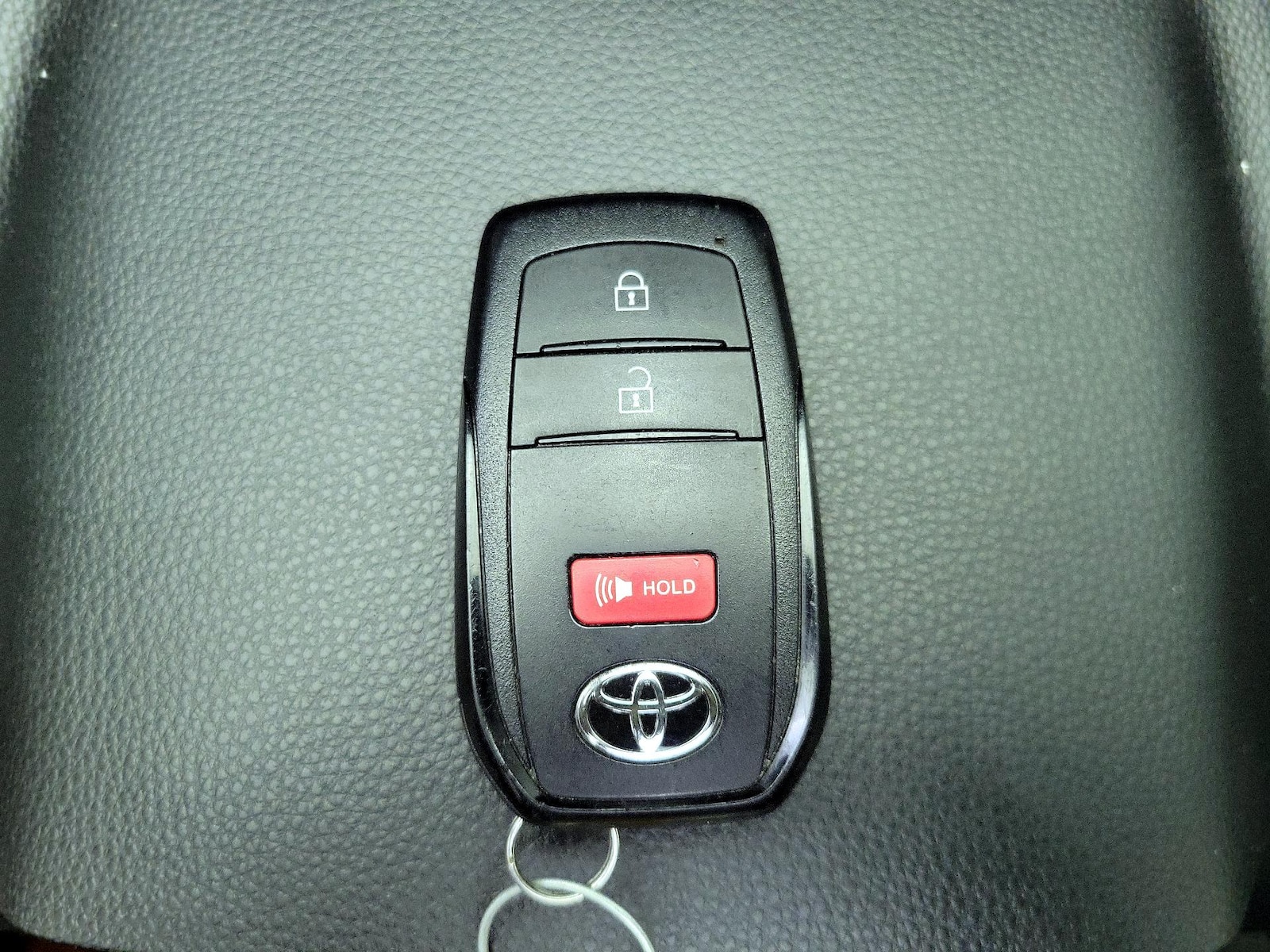 2025 Toyota Prius LE - Photo 23