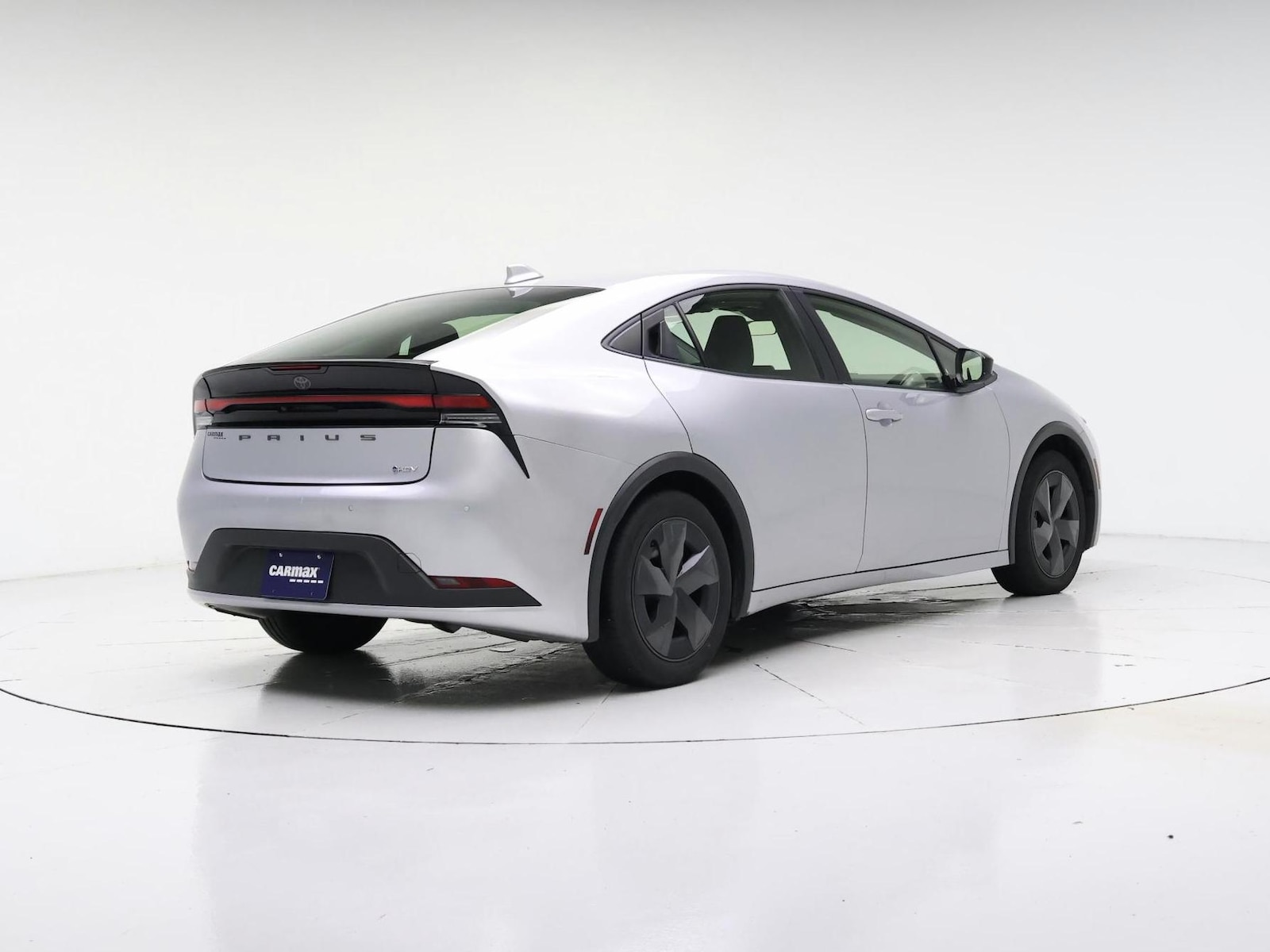 2025 Toyota Prius LE - Photo 9