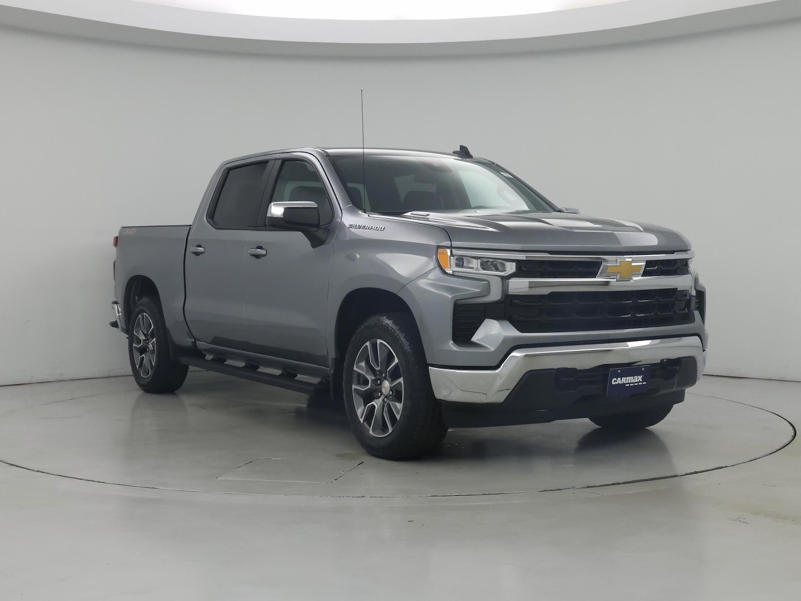 2024 Chevrolet Silverado 1500 LT - Photo 2