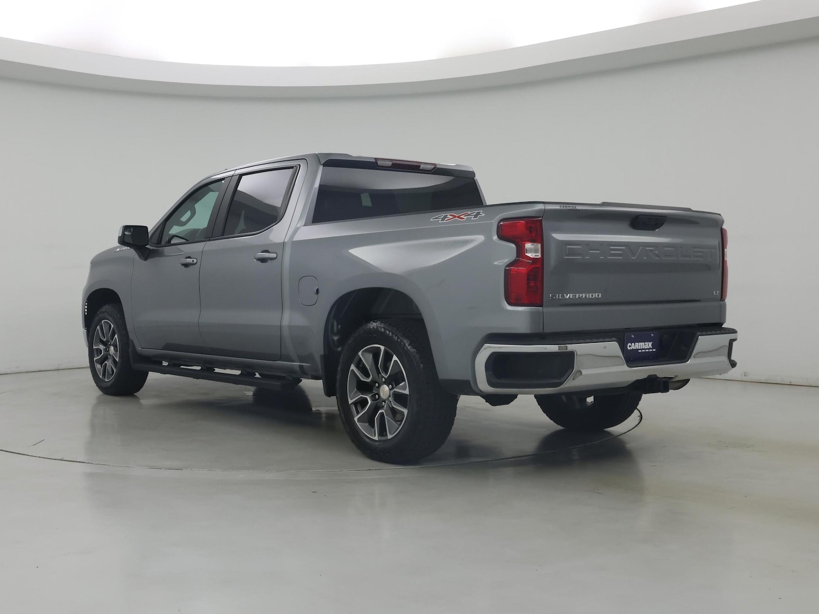 2024 Chevrolet Silverado 1500 LT - Photo 3
