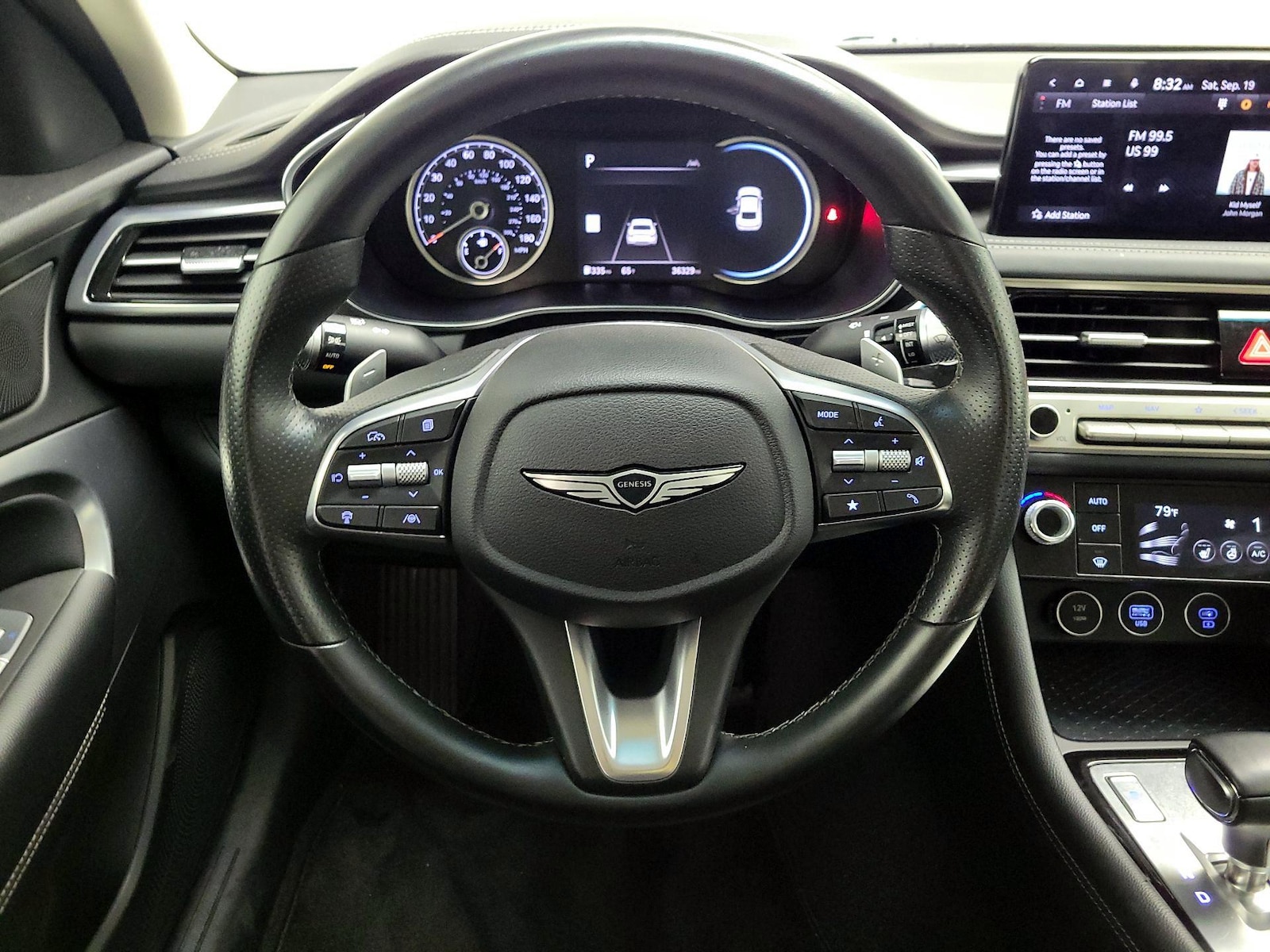 2025 GENESIS G70 Standard - Photo 11