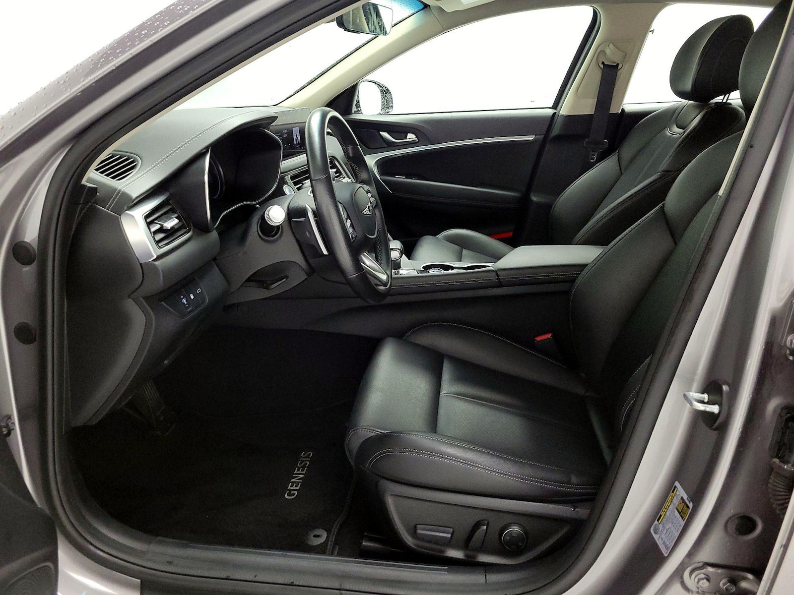 2025 GENESIS G70 Standard - Photo 12