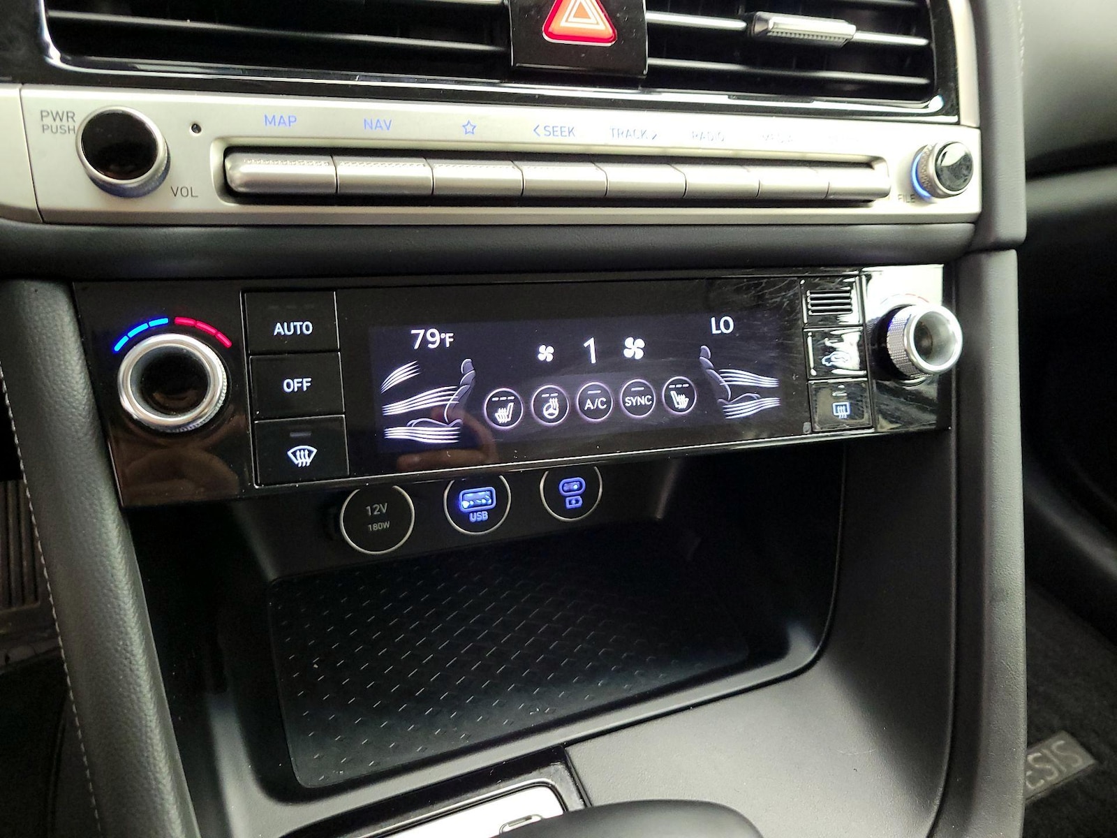 2025 GENESIS G70 Standard - Photo 16
