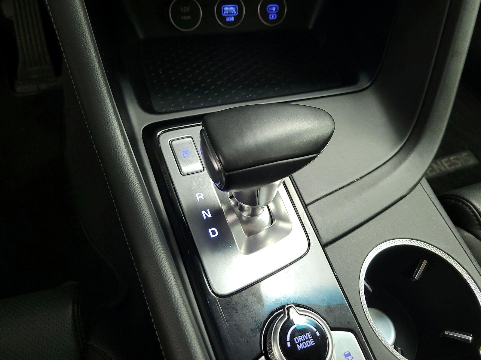 2025 GENESIS G70 Standard - Photo 17