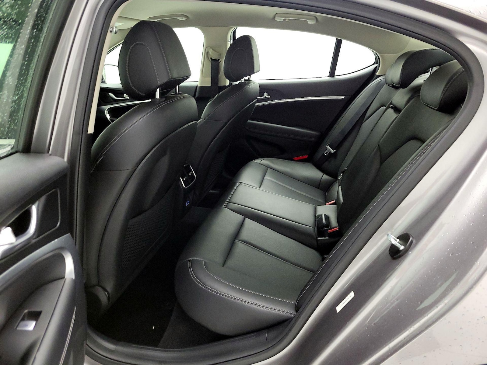 2025 GENESIS G70 Standard - Photo 18