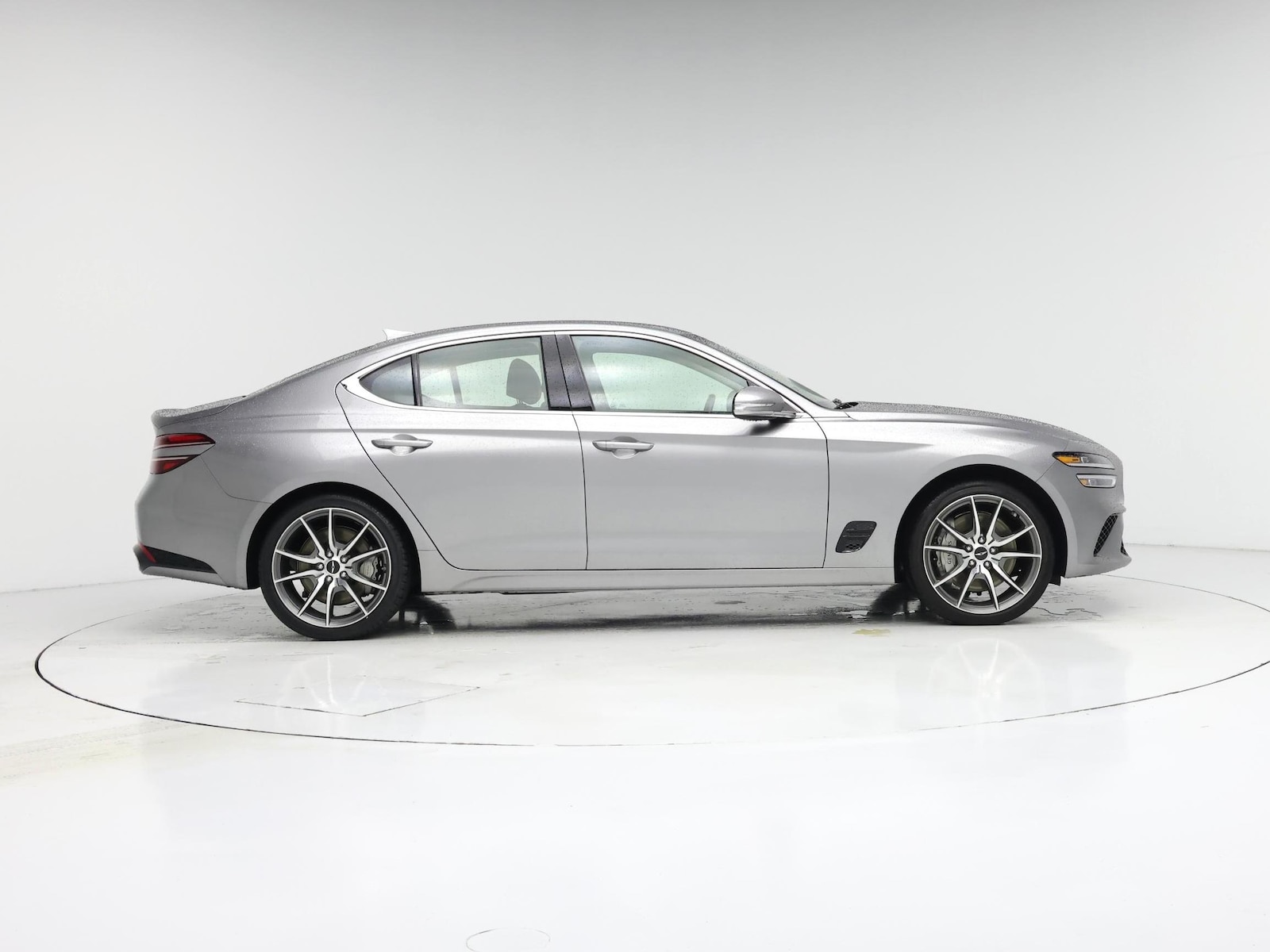 2025 GENESIS G70 Standard - Photo 8