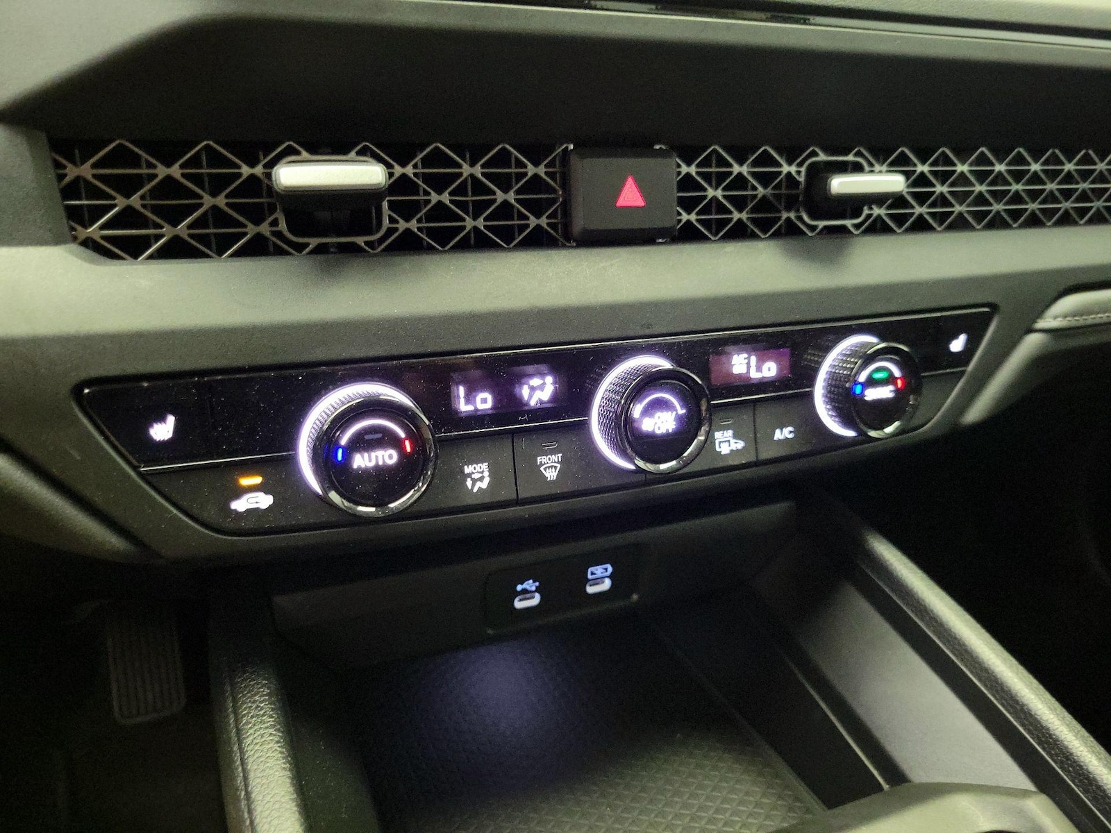 2025 Honda Accord SE - Photo 16
