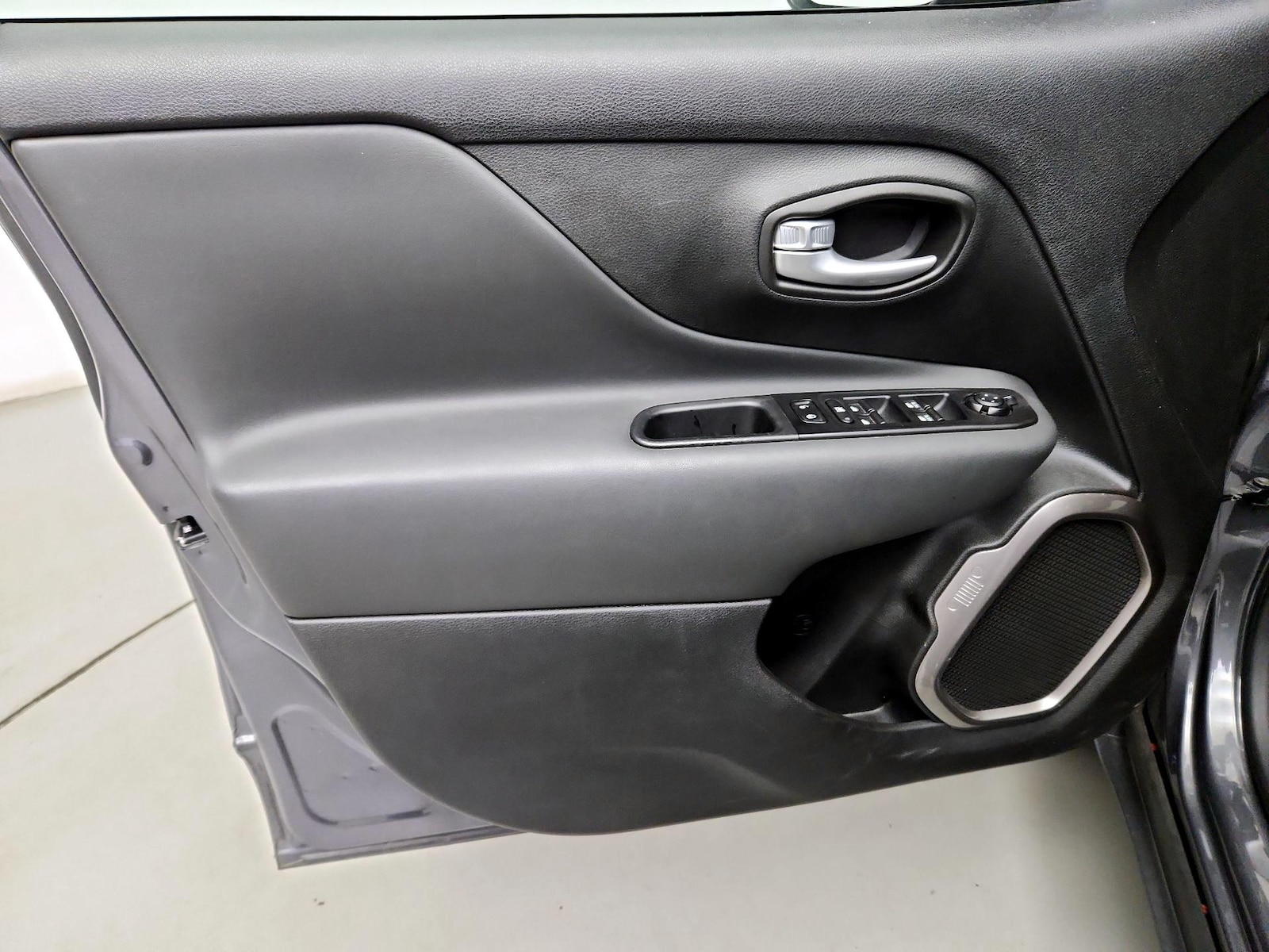 2023 Jeep Renegade Limited - Photo 13