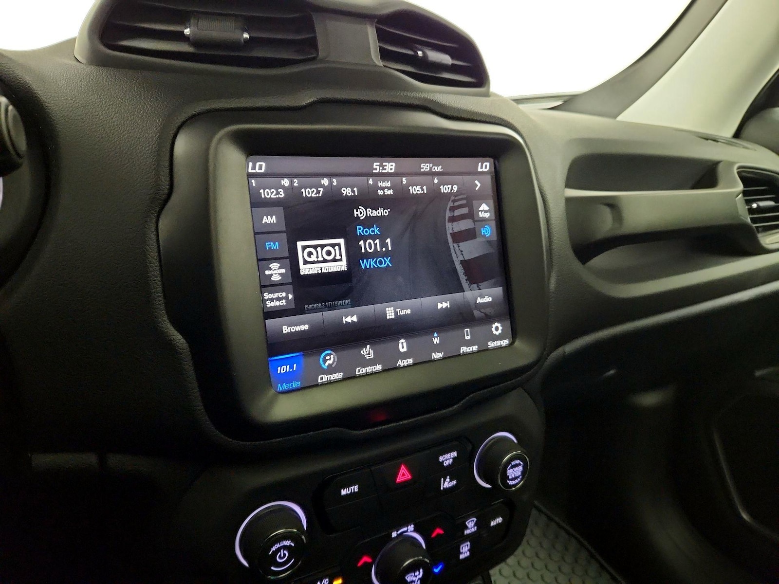 2023 Jeep Renegade Limited - Photo 17