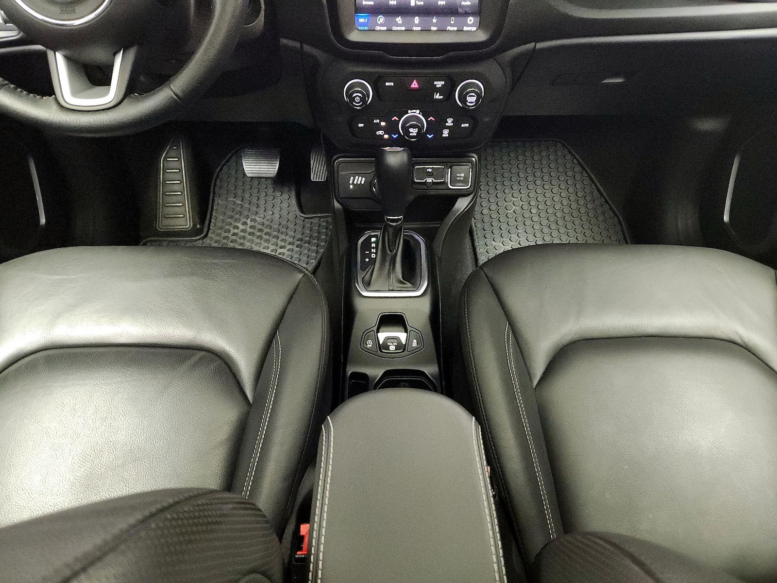 2023 Jeep Renegade Limited - Photo 19
