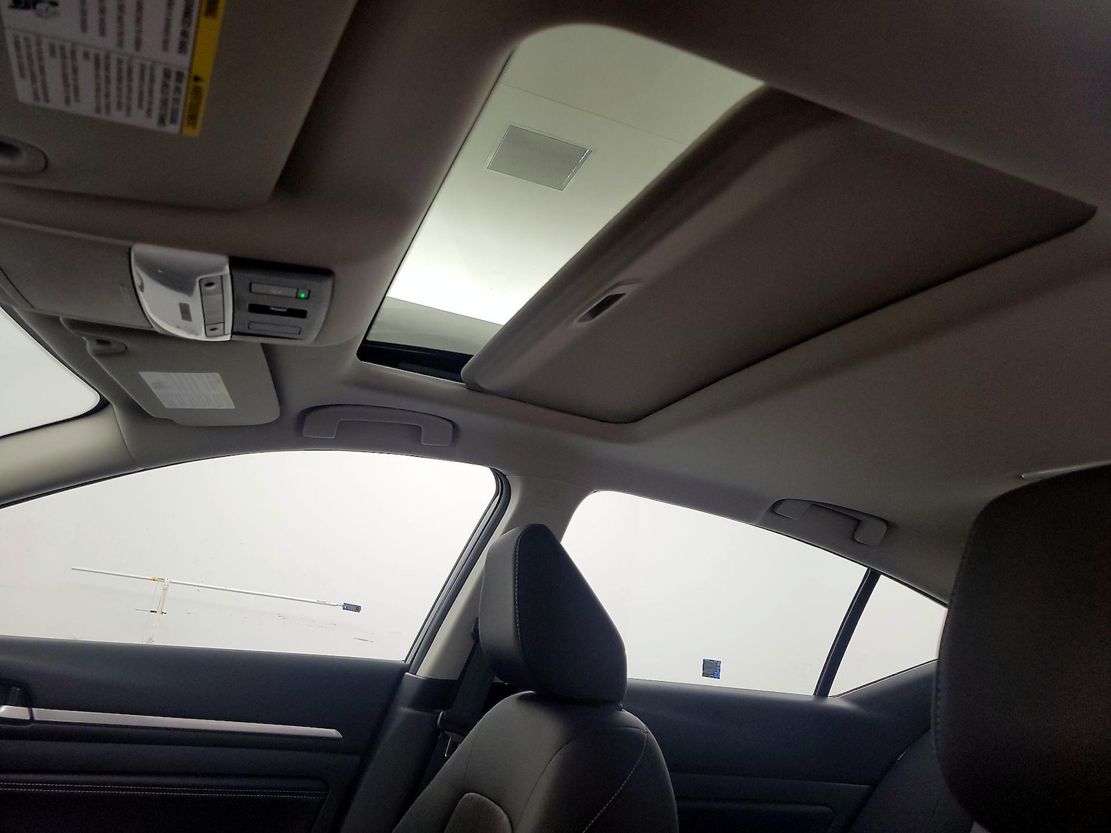 Sunroof(s) & Overhead Airbags