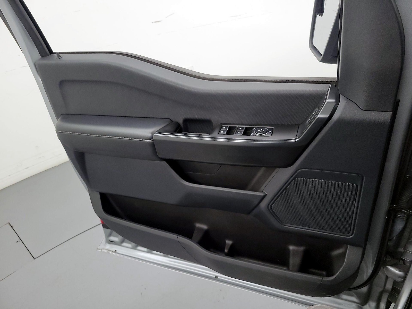 2023 Ford F-150 XL - Photo 13