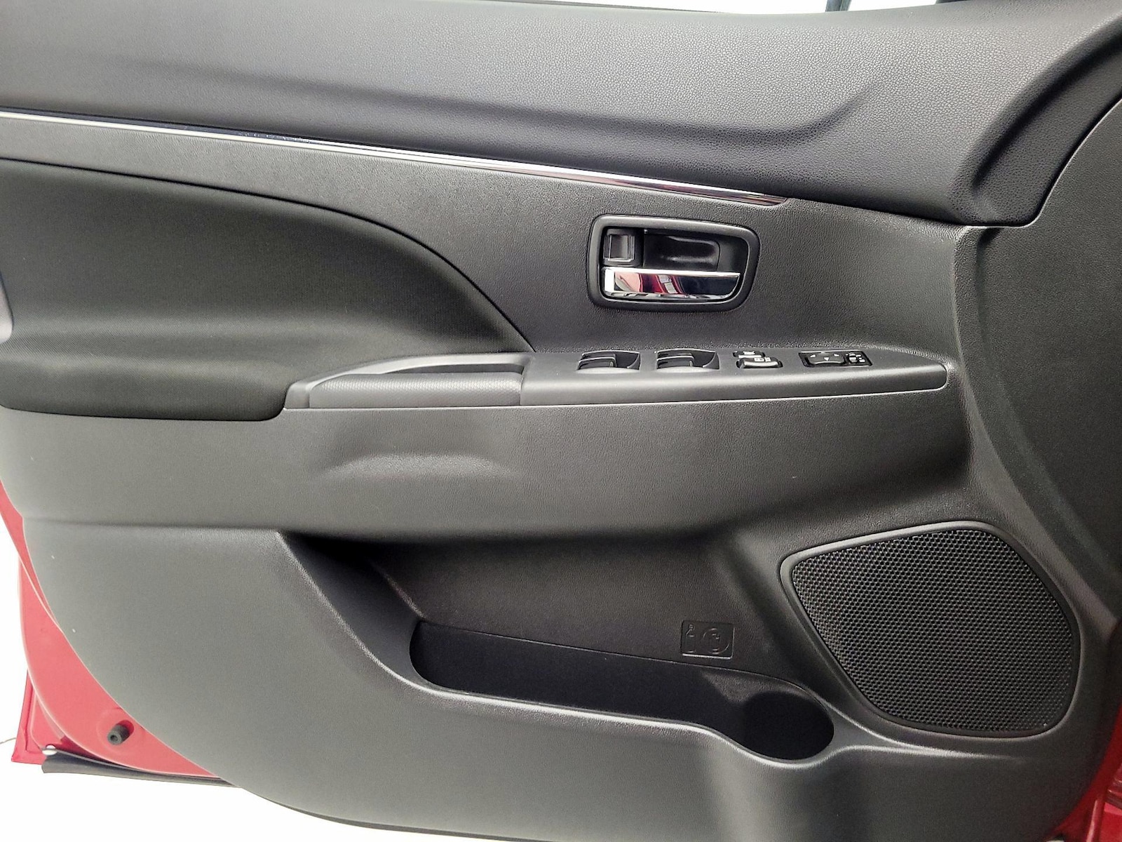 2025 Mitsubishi Outlander Sport LE - Photo 13