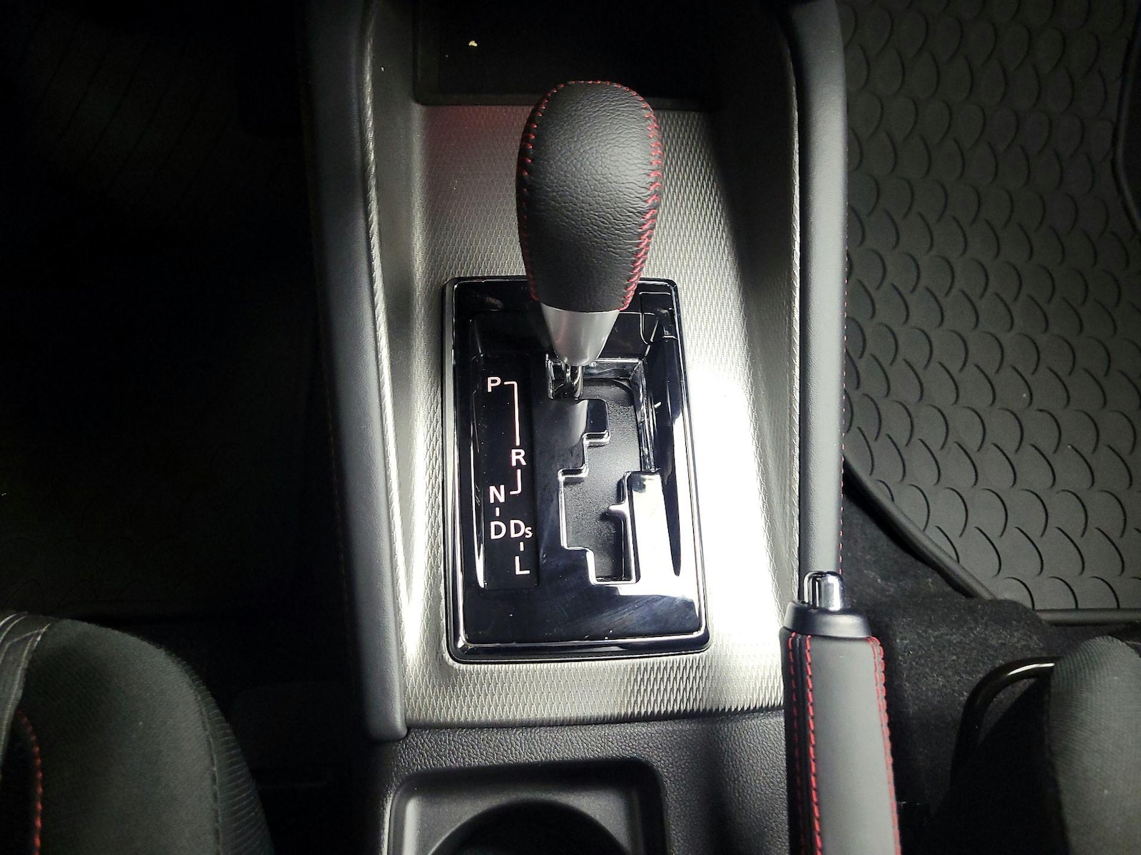 2025 Mitsubishi Outlander Sport LE - Photo 18